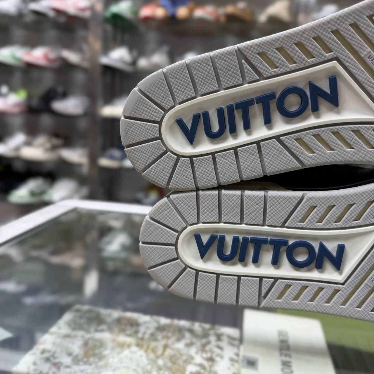 Louis Vuitton LV Trainer Japan Limited Edition Size US 10 / EU 43 - 8 Thumbnail