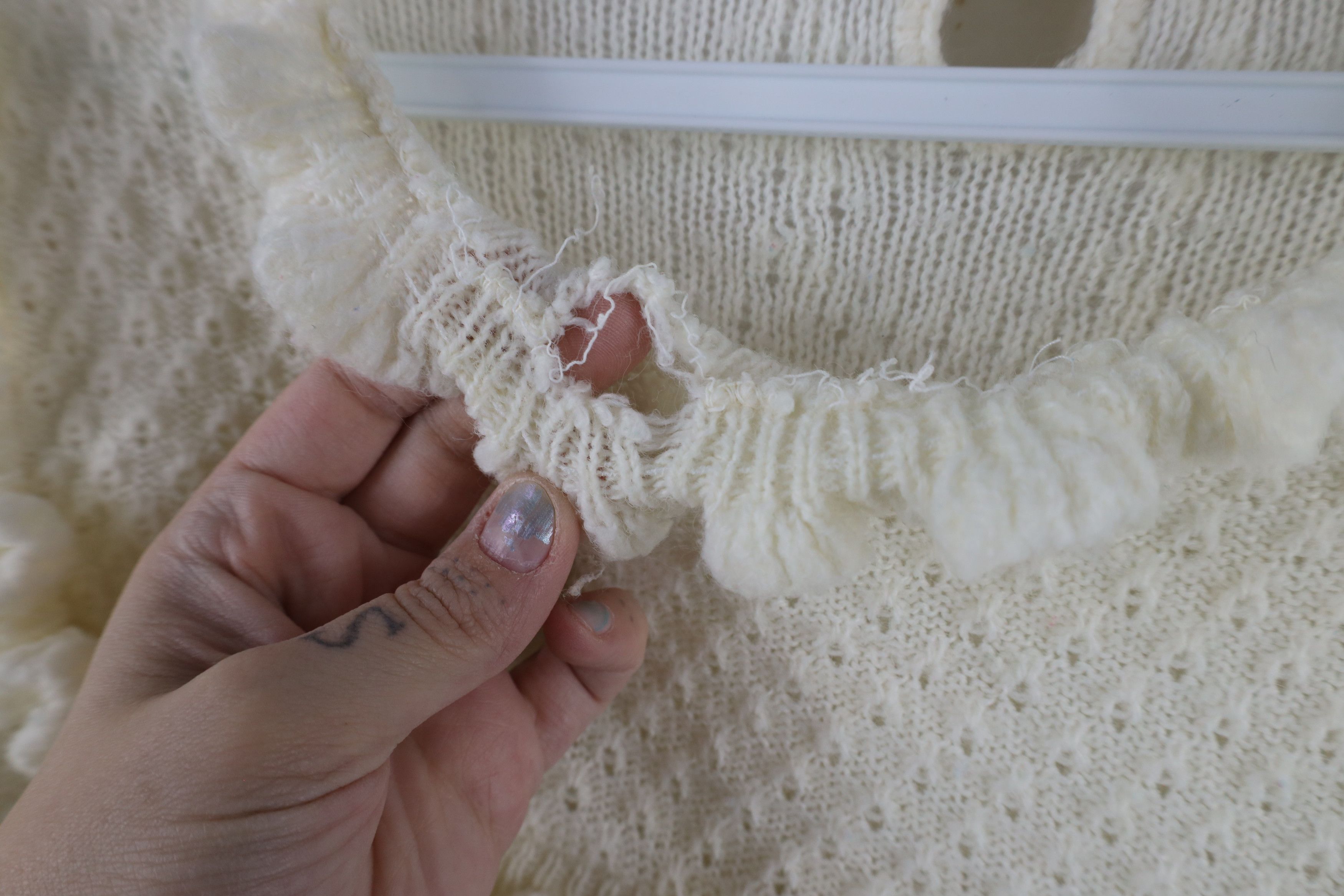 Vintage Vintage 60s Streetwear Frilly Knit Sweater Cream USA Size M / US 6-8 / IT 42-44 - 7 Thumbnail