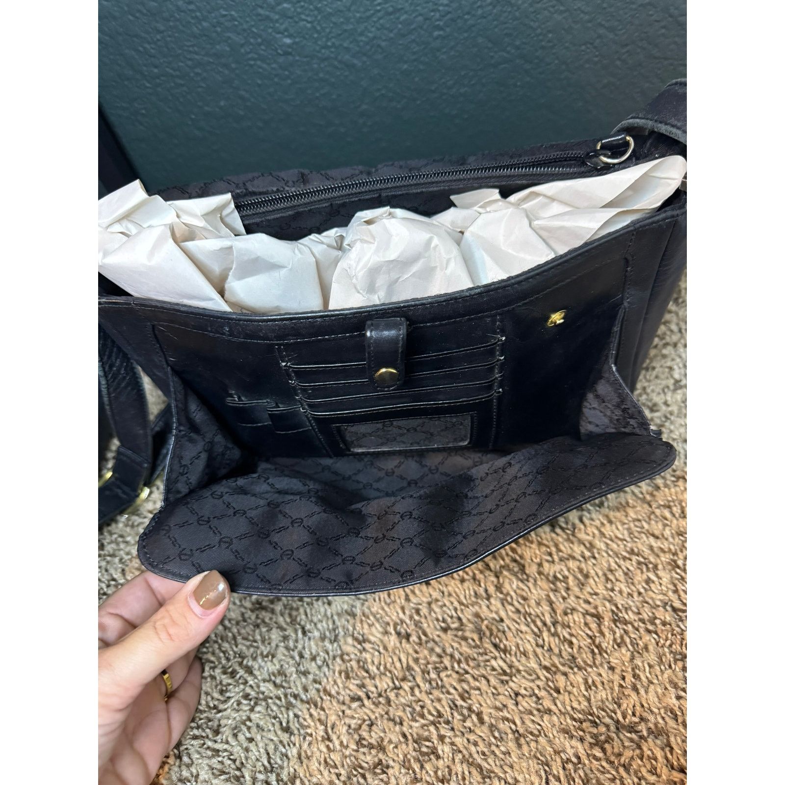 Vintage Etienne Aigner Black Leather Crossbody Bag w/ Buckle Accent Size ONE SIZE - 5 Thumbnail