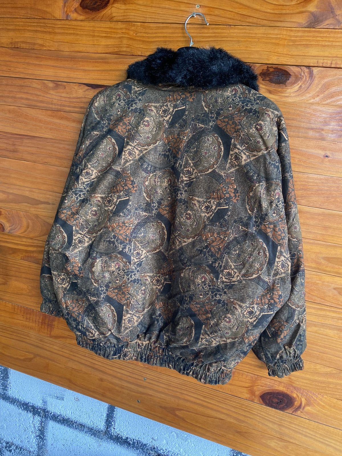 Vintage 1980s–1990s Baroque Pattern Bomber Jacket Faux Fur Collar Size L / US 10 / IT 46 - 9 Thumbnail