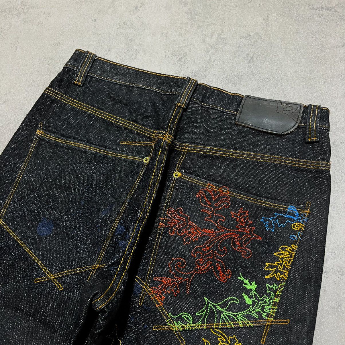 Rocawear Rocawear Wrap Around Embroidery Raw Denim Jeans Size US 32 / EU 48 - 7 Thumbnail