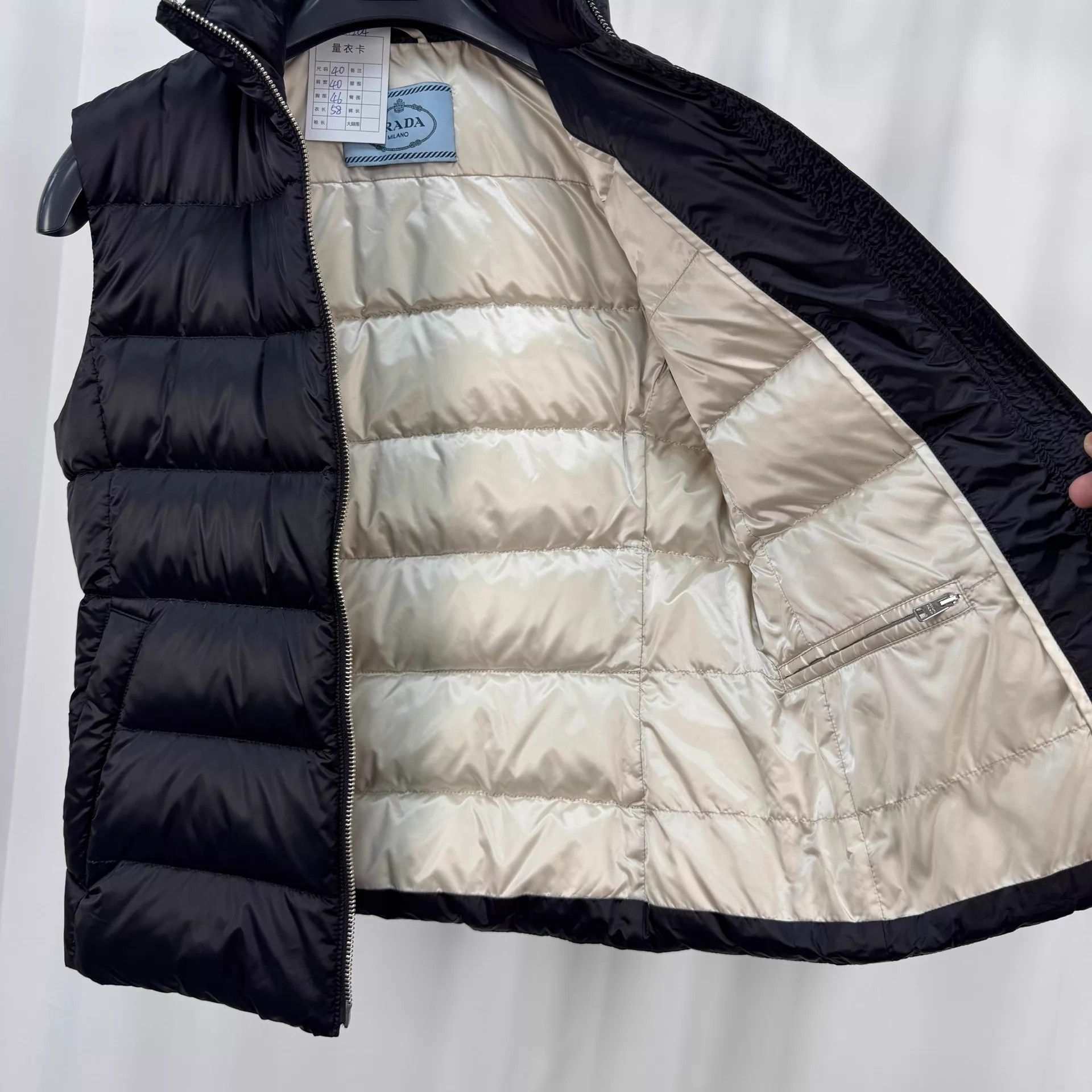 Prada Prada Triangle Logo Down Vest 40 98 New KL11204 Size S / US 4 / IT 40 - 5 Thumbnail