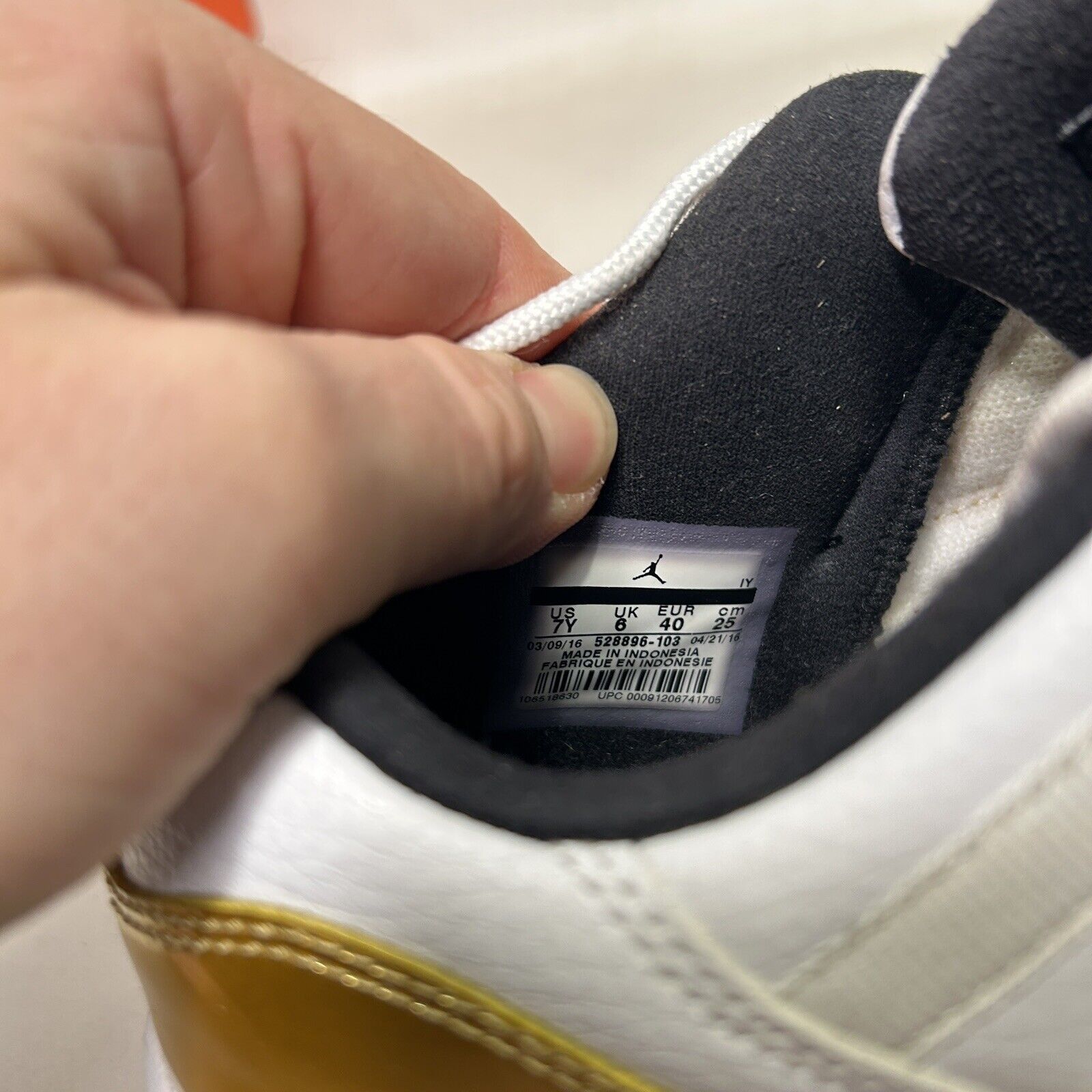 Nike Nike Shoes Air Jordan 11 Retro Low GS “Closing Ceremony” Size US 8.5 / IT 38.5 - 8 Thumbnail