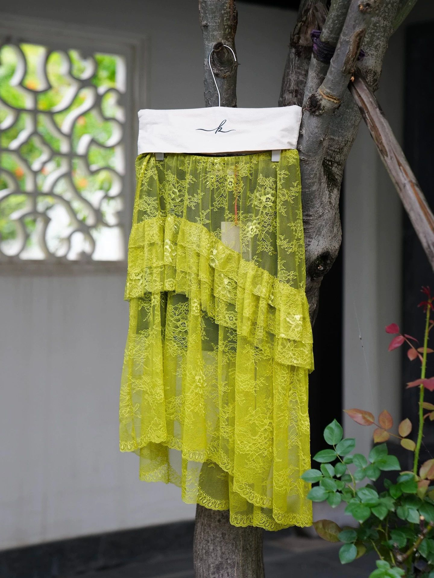 Niche Niche Italian Yellow Lace Skirt with Removable Slip NWT Size 28" / US 6 / IT 42 - 2 Thumbnail