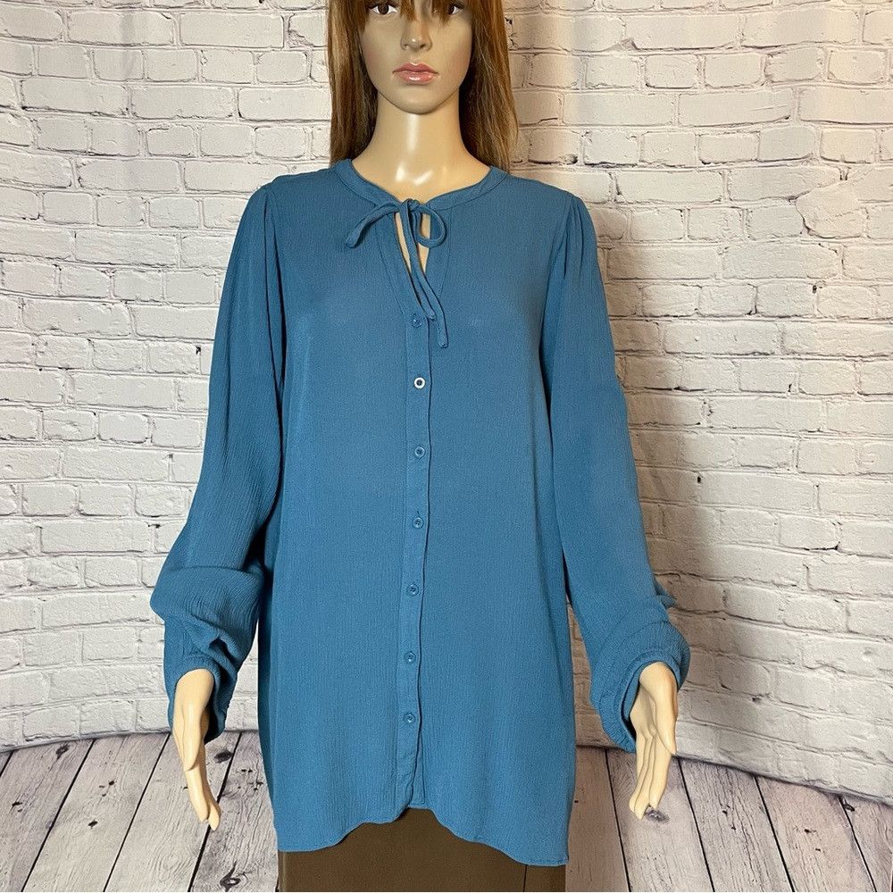 Torrid Torrid Crinkle Gauze Button-Front Peasant Blue Top Size 2X Size XXL / US 16-18 / IT 52-54 - 4 Thumbnail