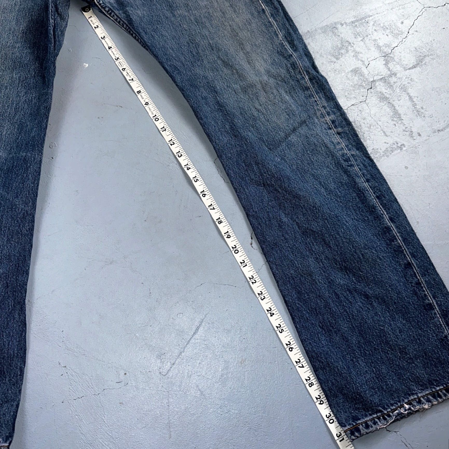 Levi's VINTAGE Levi's 501 Jeans 32x32 Levi's 501 Series Straight Mid Blue Denim Cotton Men 90s Europe 32x32 Regular Jeans Mens Size US 32 / EU 48 - 5 Thumbnail