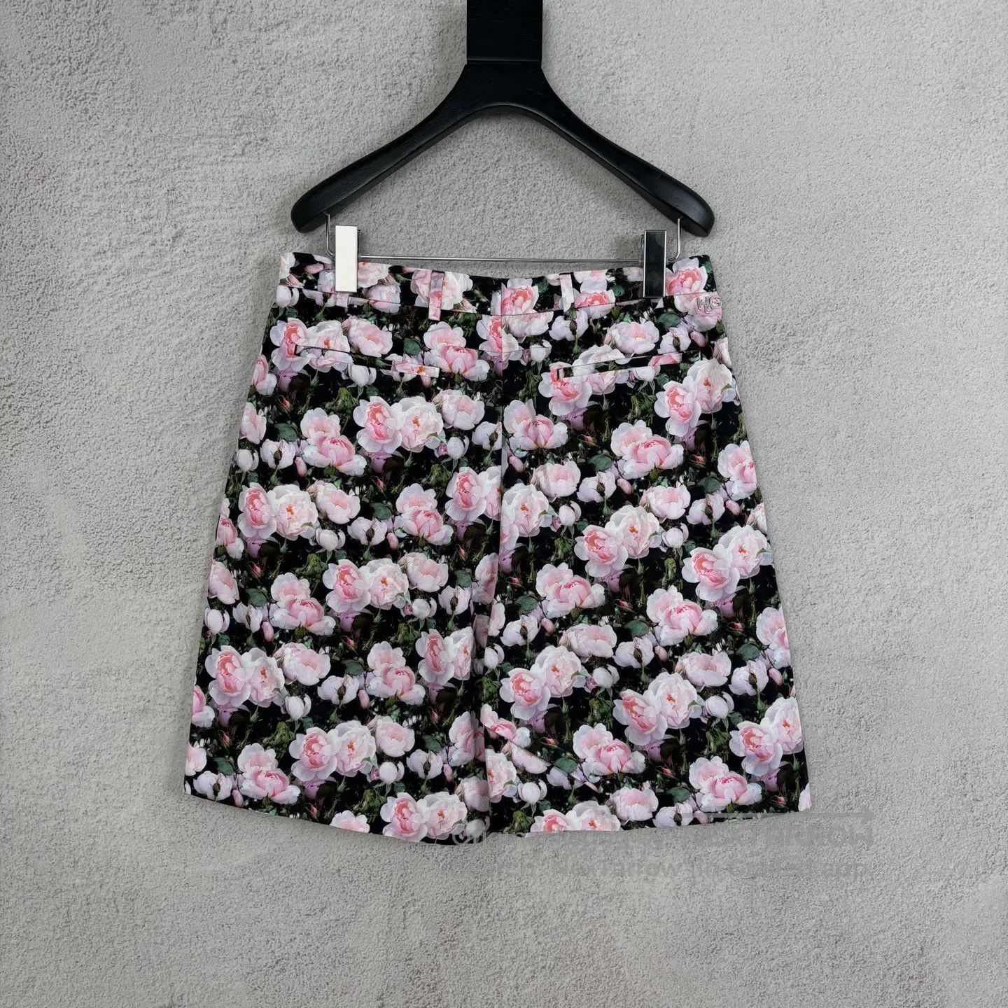 Other Givenchy Flower-printed shorts Size US 32 / EU 48 - 2 Thumbnail