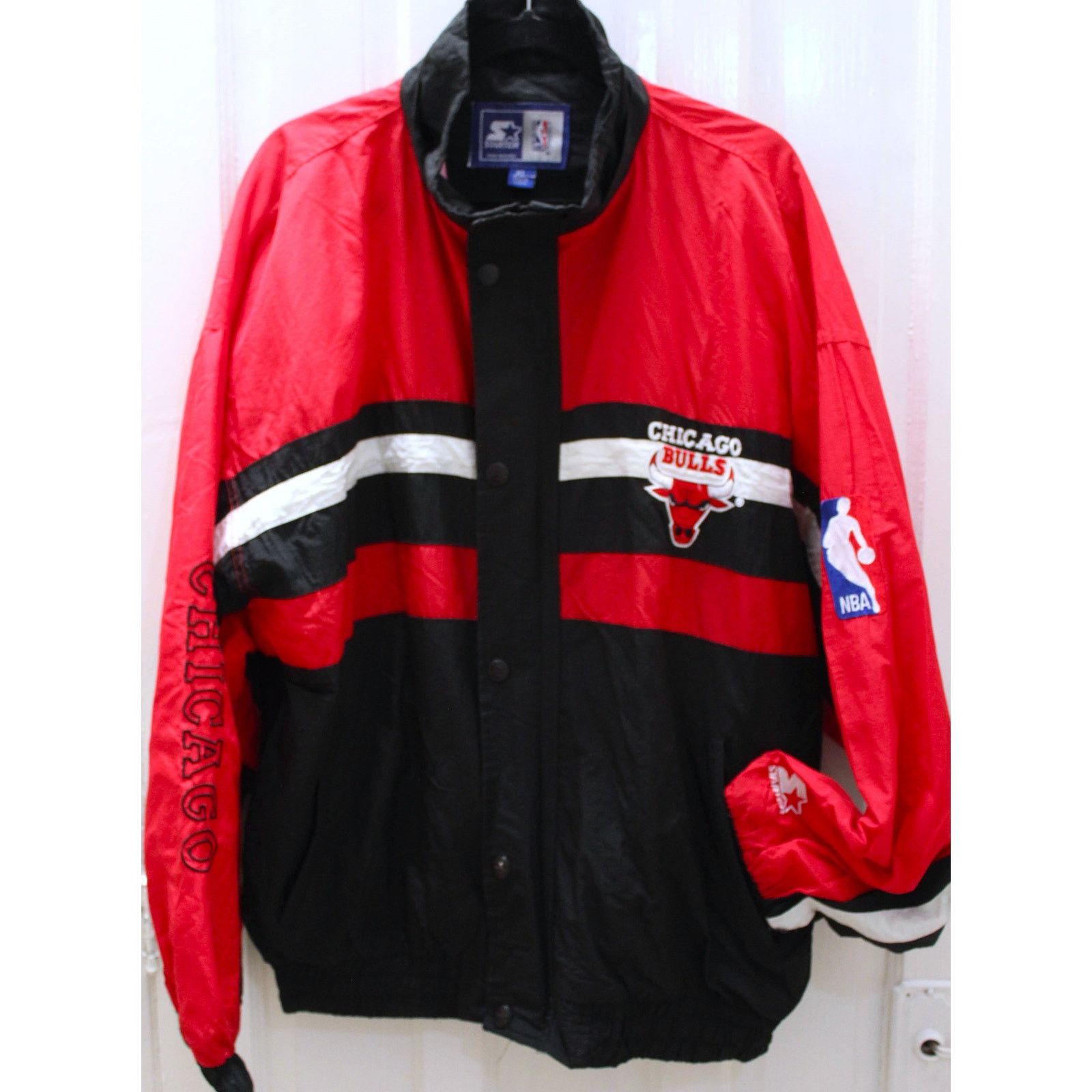 NBA × Starter Chicago Bulls 90s STARTER windbreaker XL red blk NBA vintage Size US XL / EU 56 / 4 - 7 Thumbnail