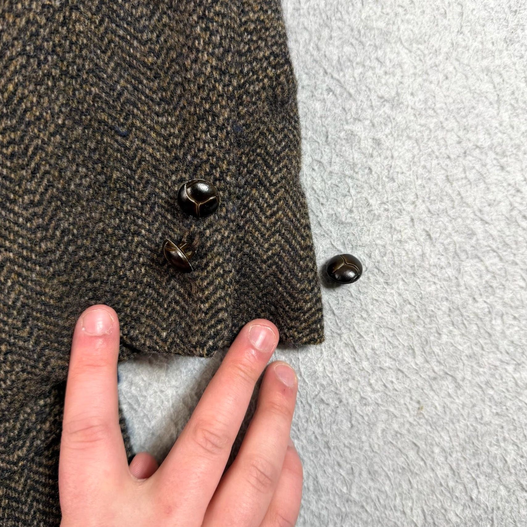 Pendleton Pendleton Mens Wool Herringbone Sport Coat Brown 46L Elbow Patch Two-Button Notch Lapel Vintage? No (Big & Tall) 2 Piece Costume? Size US S / EU 44-46 / 1 - 6 Thumbnail