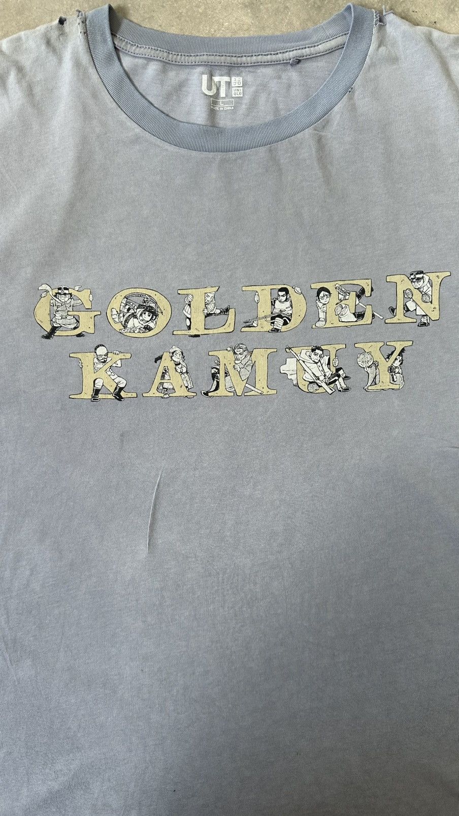 Uniqlo WELL FADED GOLDEN KAMUY TEE Size US L / EU 52-54 / 3 - 2 Thumbnail