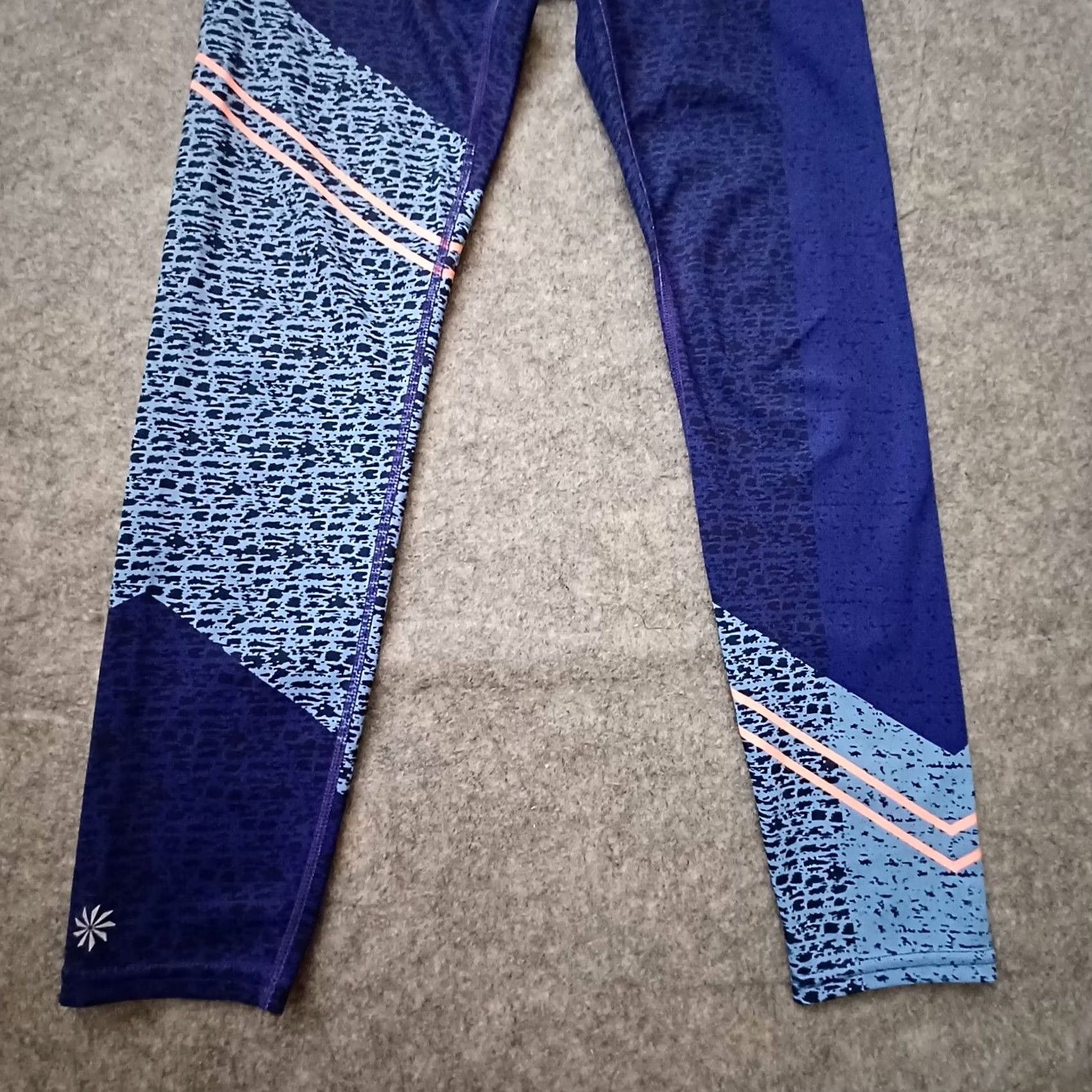 Athleta Athleta Tights Womens Small Blue Coral Reflective Sonar 7/8 Back Pocket Zip Size ONE SIZE - 6 Thumbnail