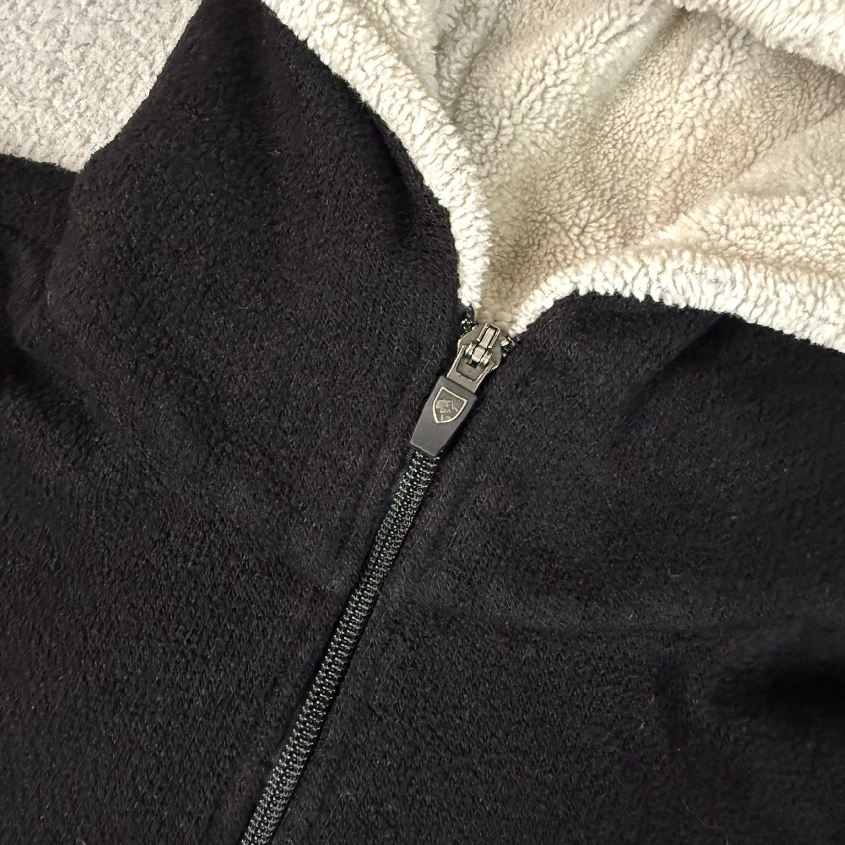 Vintage Kuhl Vest Womens L Black Alfpaca Fleece Full Zip Hooded Outdoor Vest Size L / US 10 / IT 46 - 3 Thumbnail