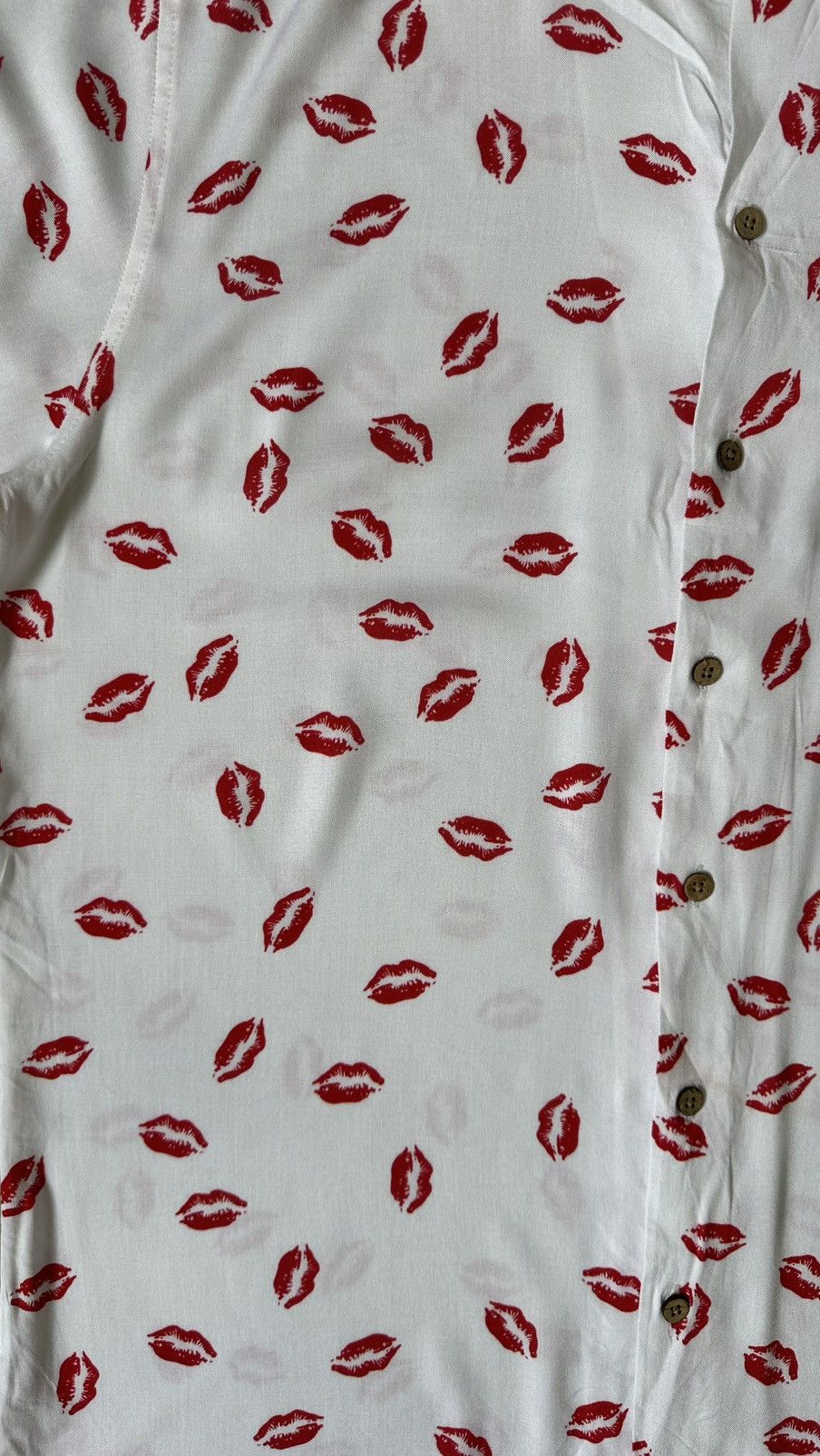 Vintage VINTAGE DOKKIA ALOHA LIPS PRINTED SHIRT Size US L / EU 52-54 / 3 - 2 Thumbnail