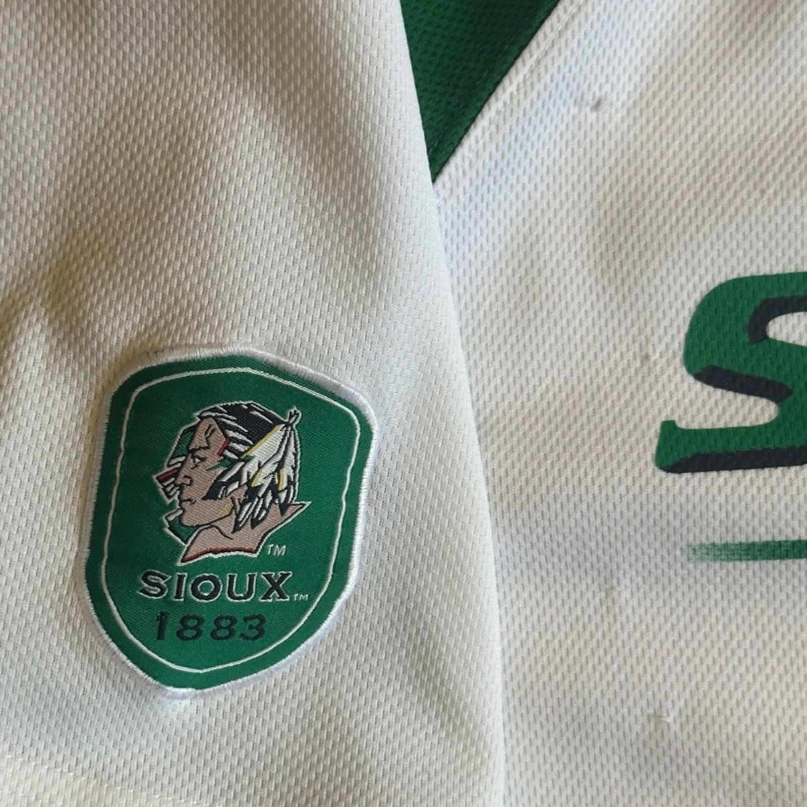 Colosseum Athletics Colosseum Fighting Sioux Green White Jersey Top Size L Size US L / EU 52-54 / 3 - 4 Thumbnail