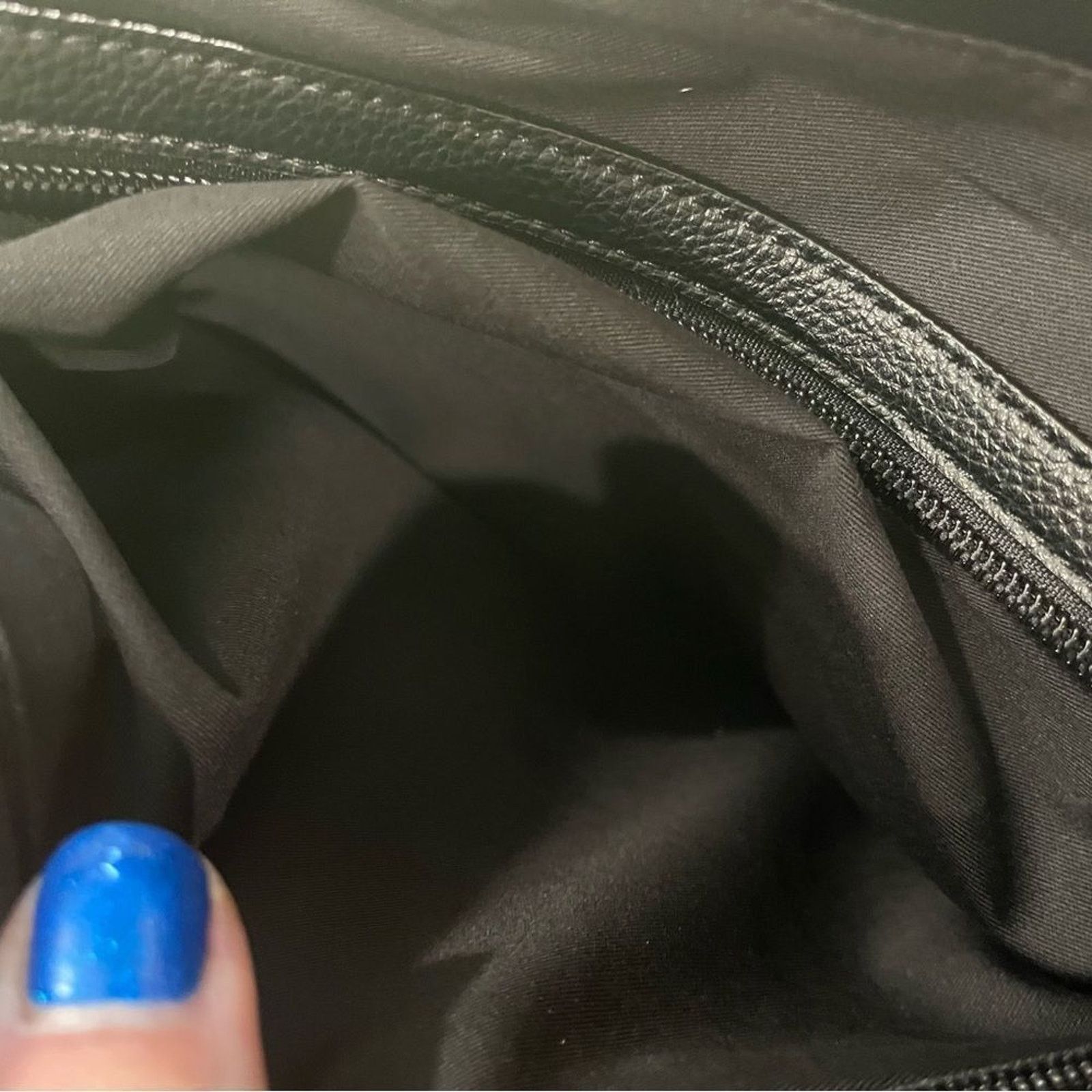 Victoria's Secret NWOT Victoria's Secret Pebbled V-Quilt Everything Tote Black Size ONE SIZE - 6 Thumbnail