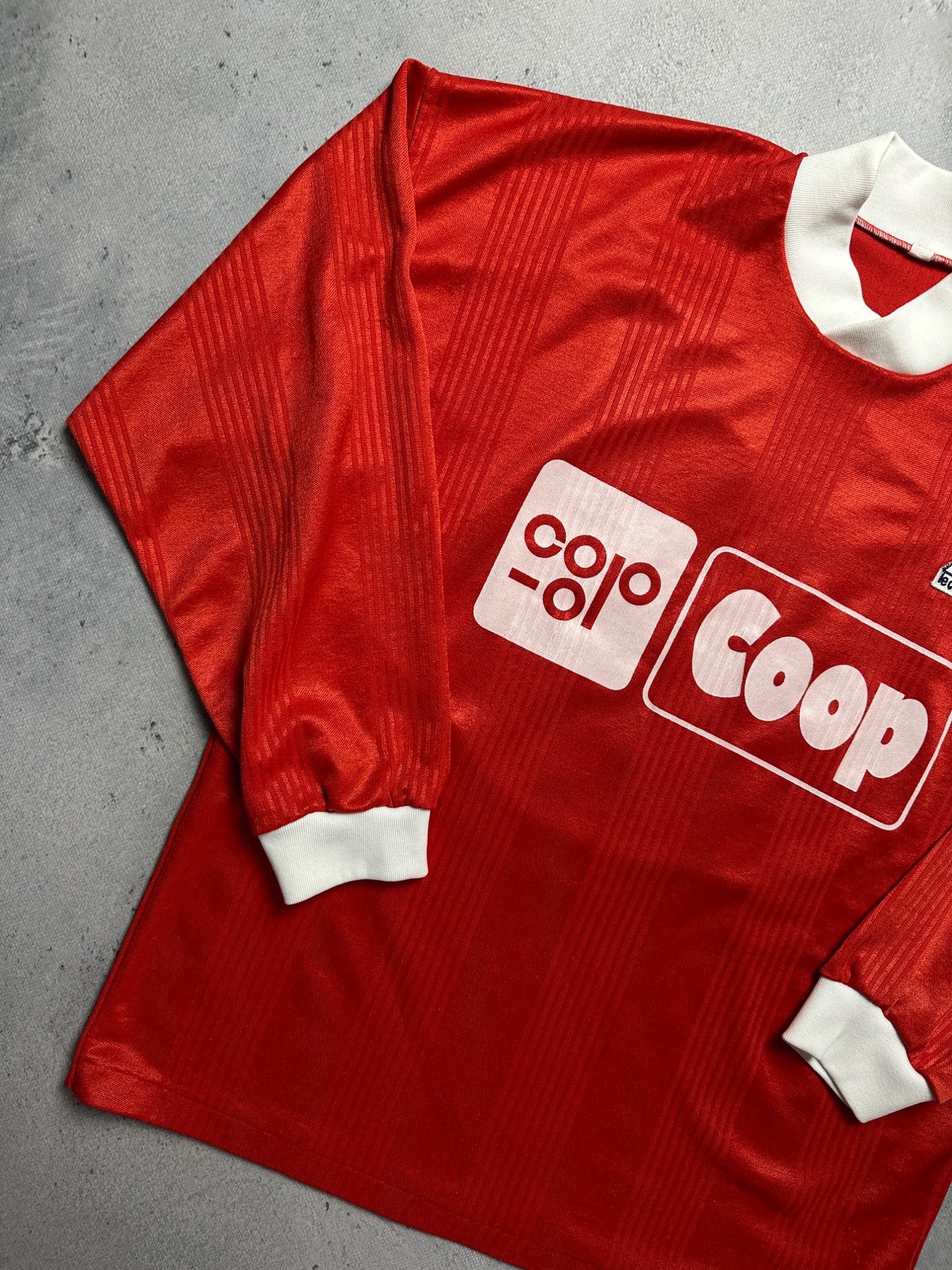 Le Coq Sportif Vintage Le Coq Sportif Coop Red Long Sleeve Soccer Jersey L Size US L / EU 52-54 / 3 - 3 Thumbnail