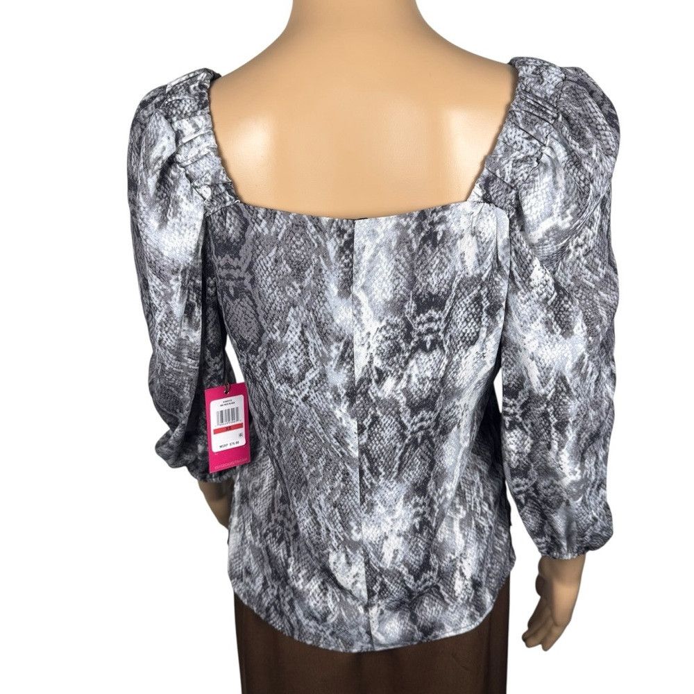 Vince Camuto NWT New $79 Vince Camuto Snake Print V-neck 3/4 Sleeve Blou Size XS / US 0-2 / IT 36-38 - 5 Thumbnail