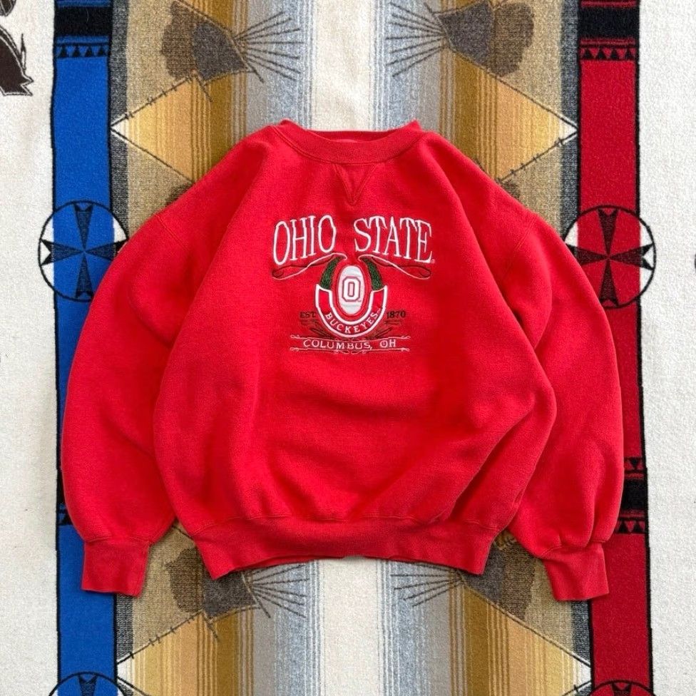 Vintage VINTAGE Ohio State Buckeyes Embroidered Crewneck Sweatshirt Men's Medium Red 90s College Sports Pullover Size US M / EU 48-50 / 2 - 2 Thumbnail