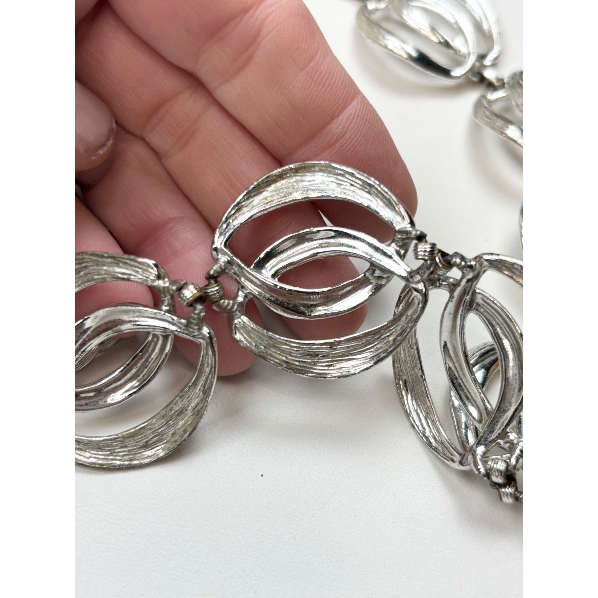 Other Vintage Silver-Tone Statement Necklace With Interlocking Ova Size ONE SIZE - 6 Thumbnail