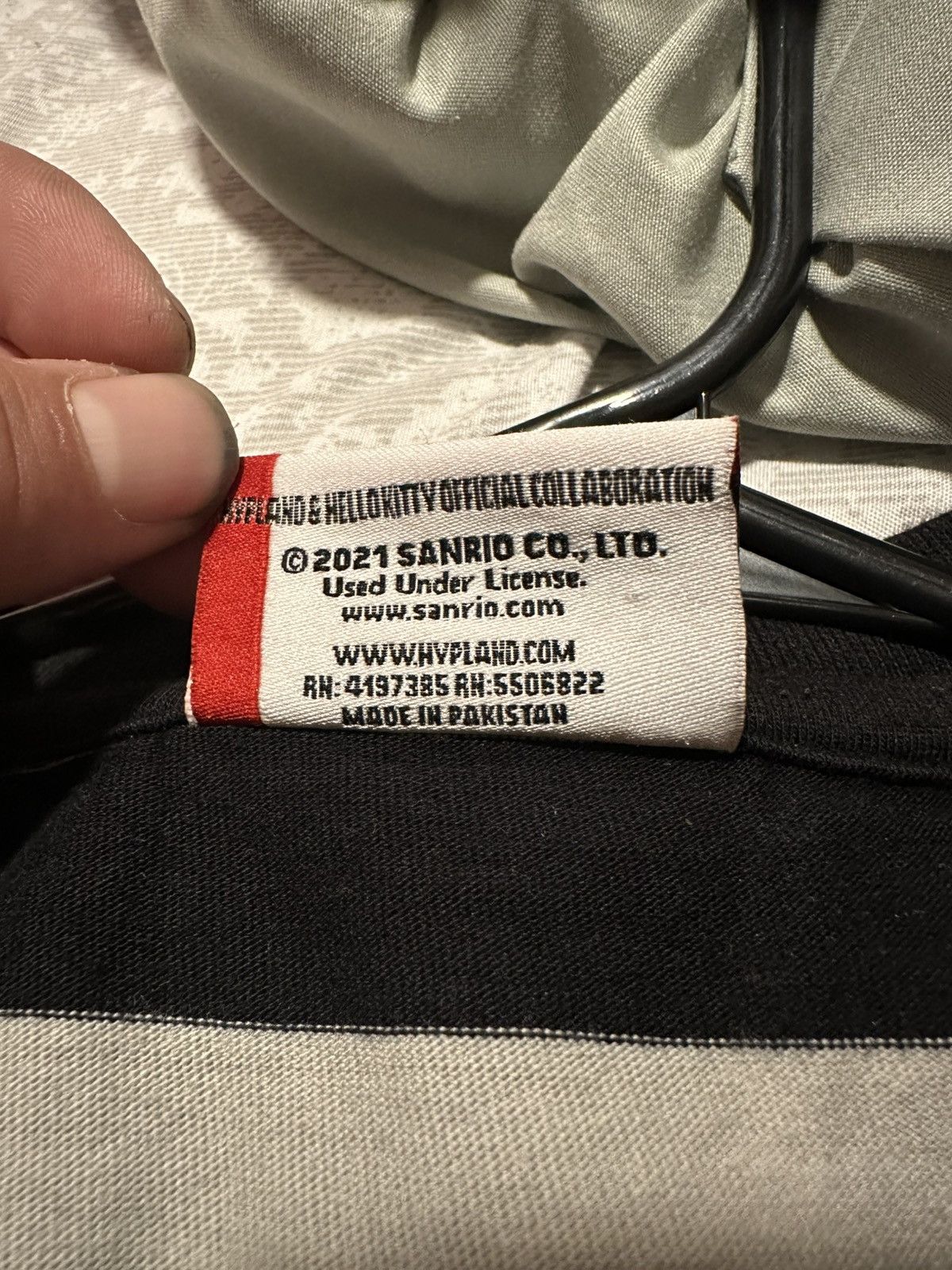 Hypland Hypland x Hello Kitty Striped Collaboration T-Shirt - Large Size US L / EU 52-54 / 3 - 2 Thumbnail