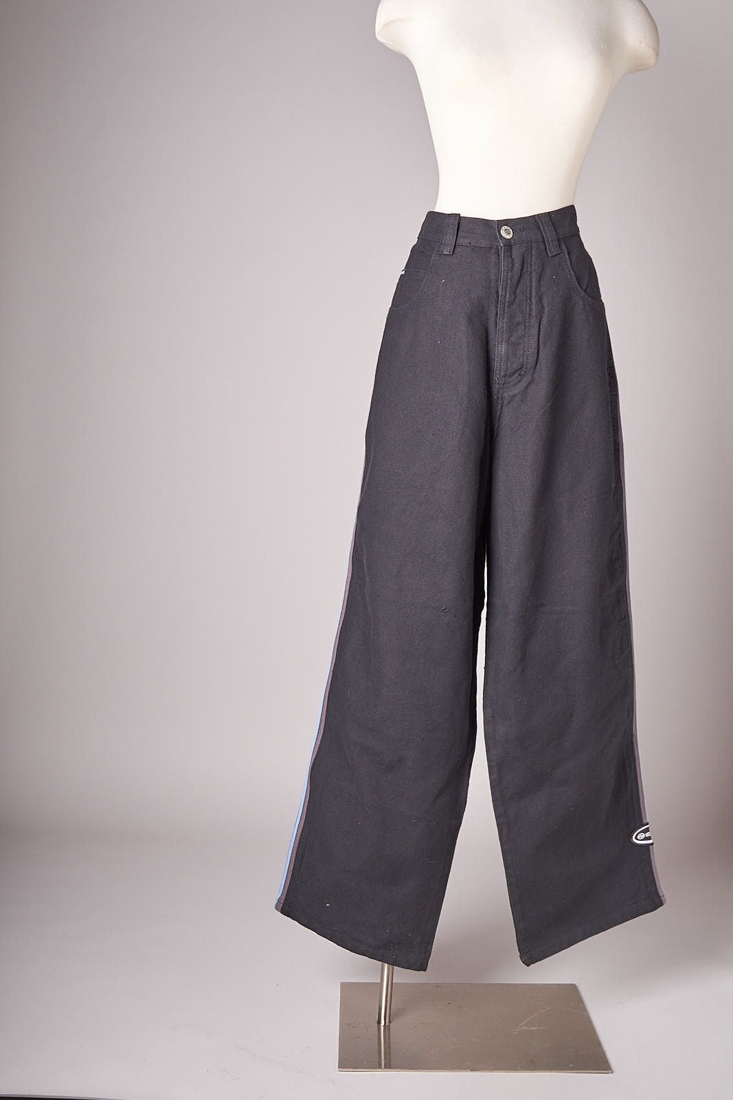 Split 1990s Deadstock Skateboarding Split Wide Baggy Black Pants Size US 34 / EU 50 - 1 Thumbnail