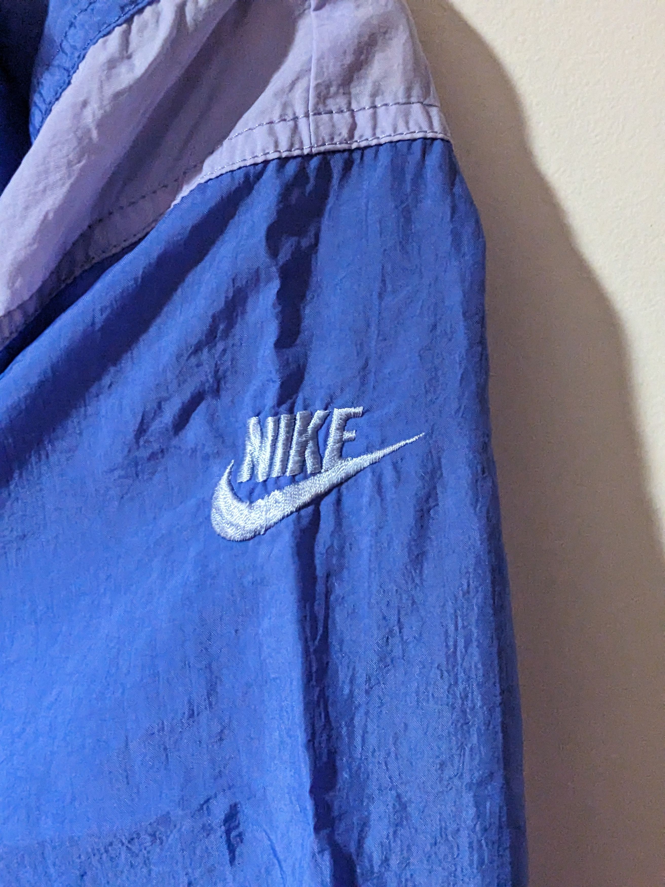 Nike × Vintage Vintage Y2K Nike Swoosh Essential Medium Womans Windbreaker Size US M / EU 48-50 / 2 - 3 Thumbnail