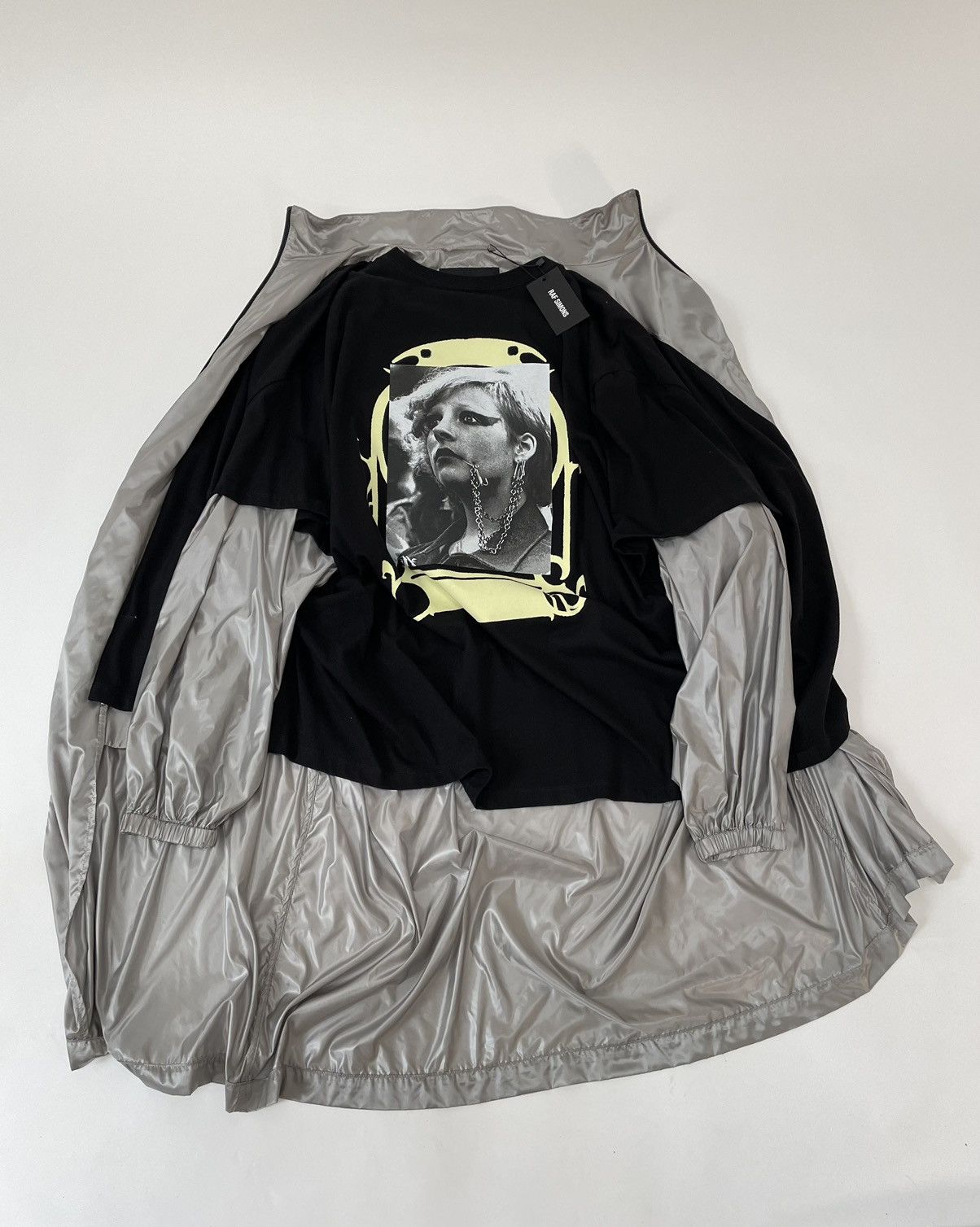 Raf Simons RAF SIMONS SS 19 Silver Nylon Raincoat Size US M / EU 48-50 / 2 - 9 Thumbnail