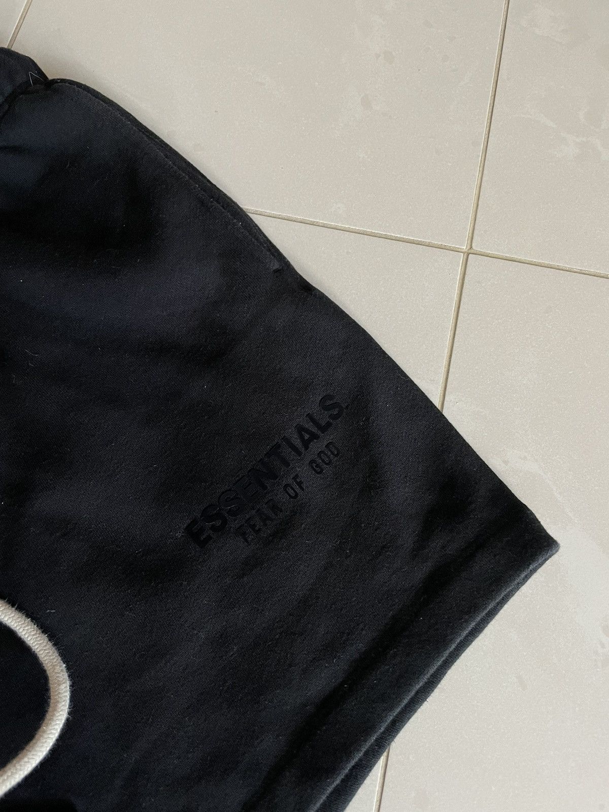 Fear of God Fear of God Essentials Shorts Size L Size US 34 / EU 50 - 2 Thumbnail