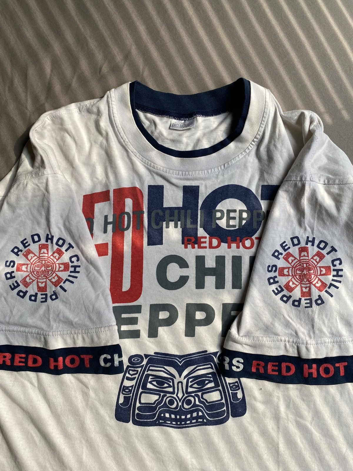 Band Tees × Vintage RARE Red Hot Chili Peppers Tshirt Bootleg 90s Size US XL / EU 56 / 4 - 2 Thumbnail