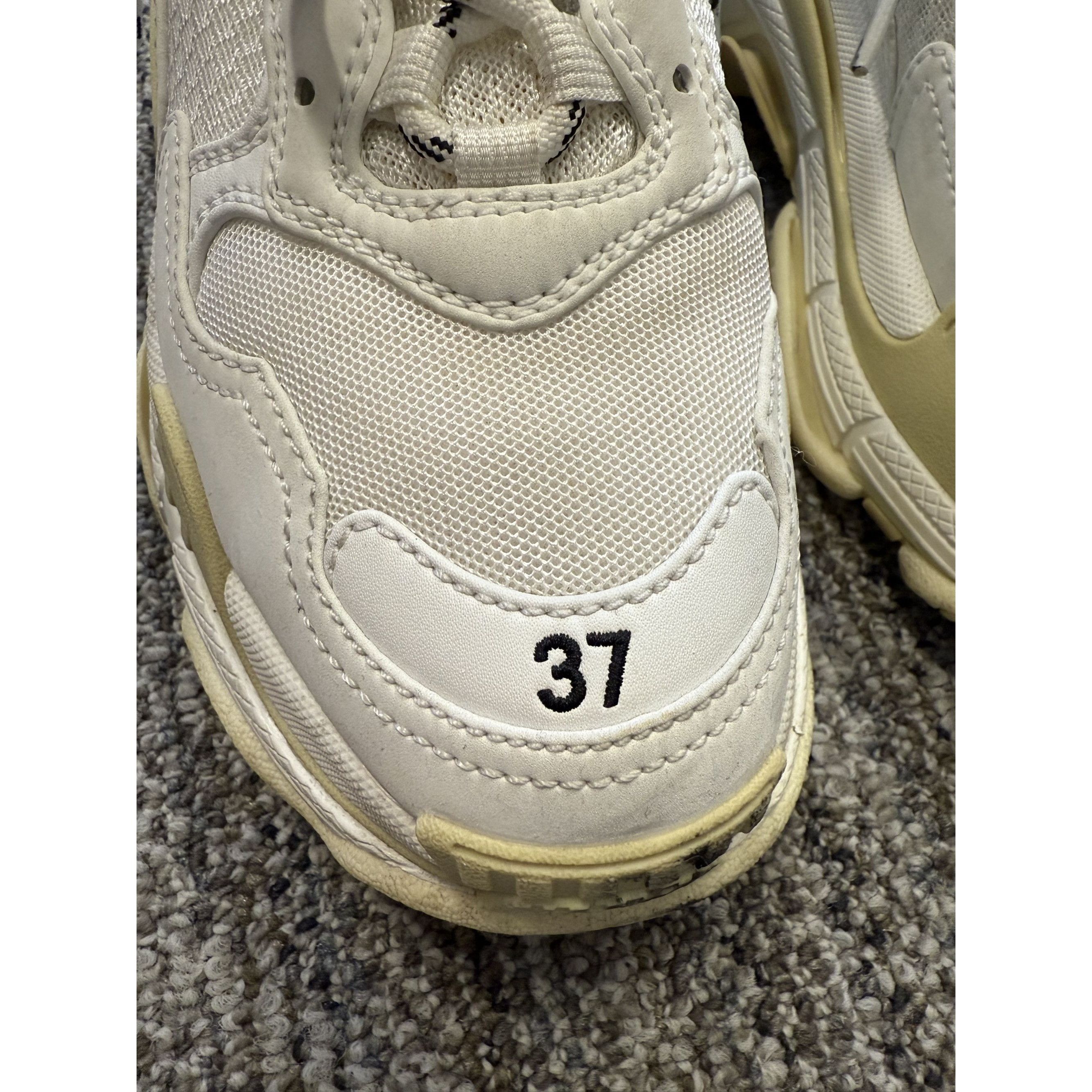 Balenciaga Balenciaga Triple S Womens Sneakers 37 EU Leather-Free White Size US 7 / IT 37 - 4 Thumbnail