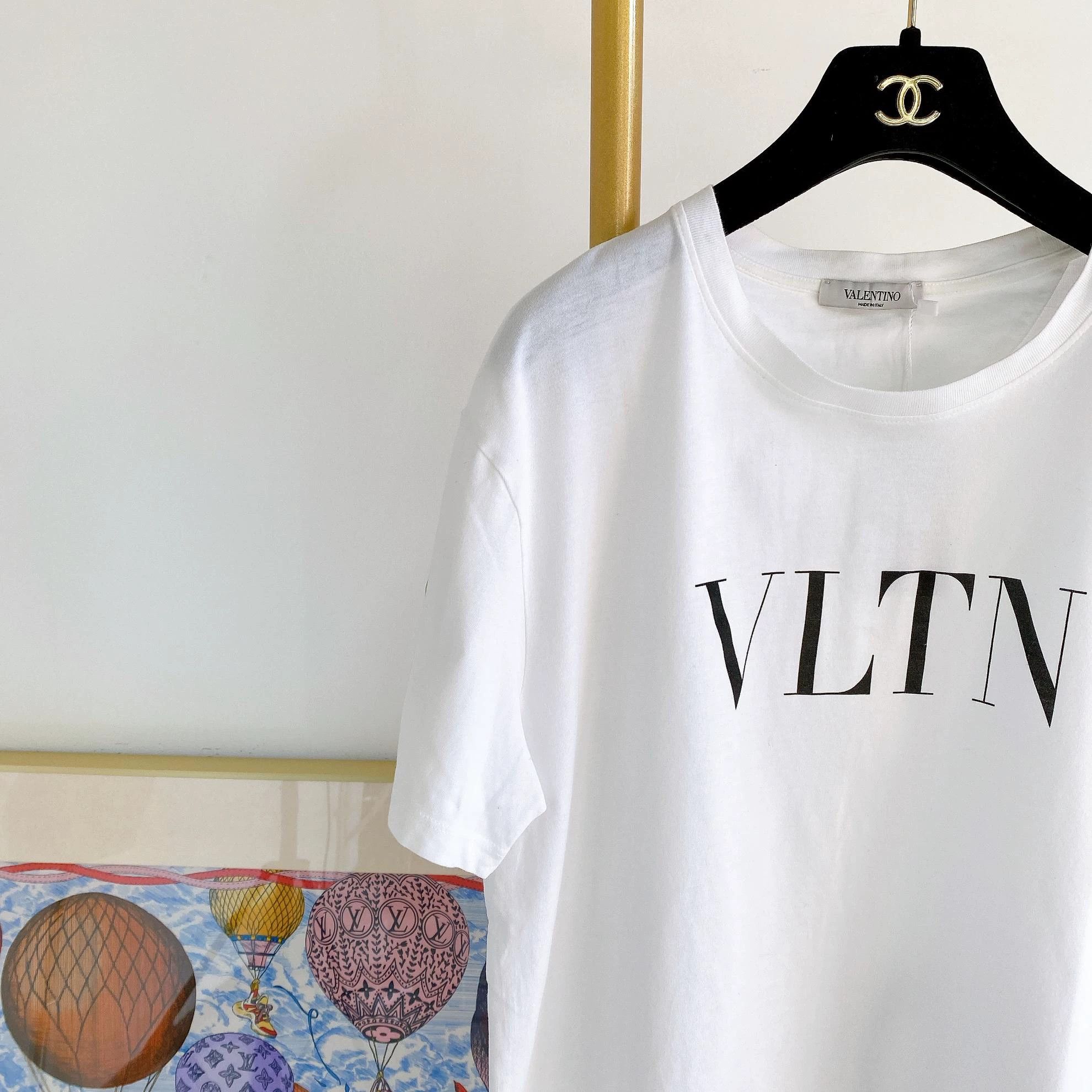 Valentino Valentino white logo tee M Size US M / EU 48-50 / 2 - 3 Thumbnail