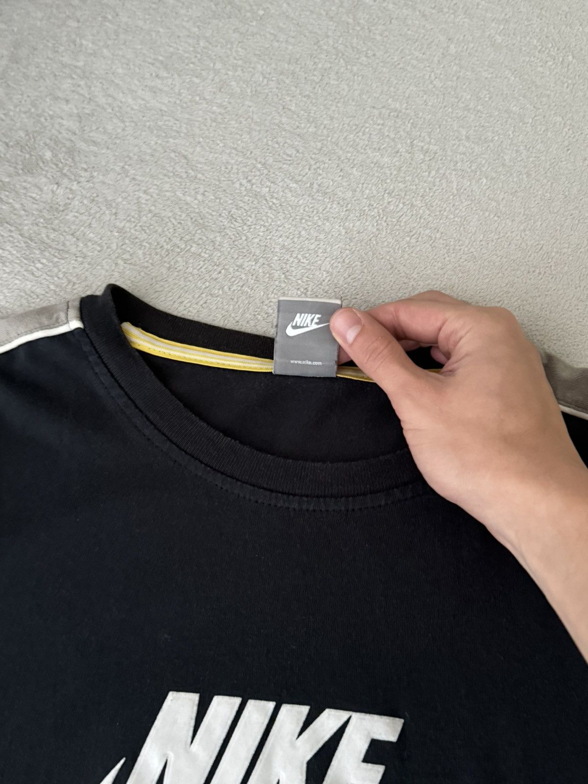Nike Vintage Nike Y2K swoosh long sleeve sweatshir Size US L / EU 52-54 / 3 - 8 Thumbnail