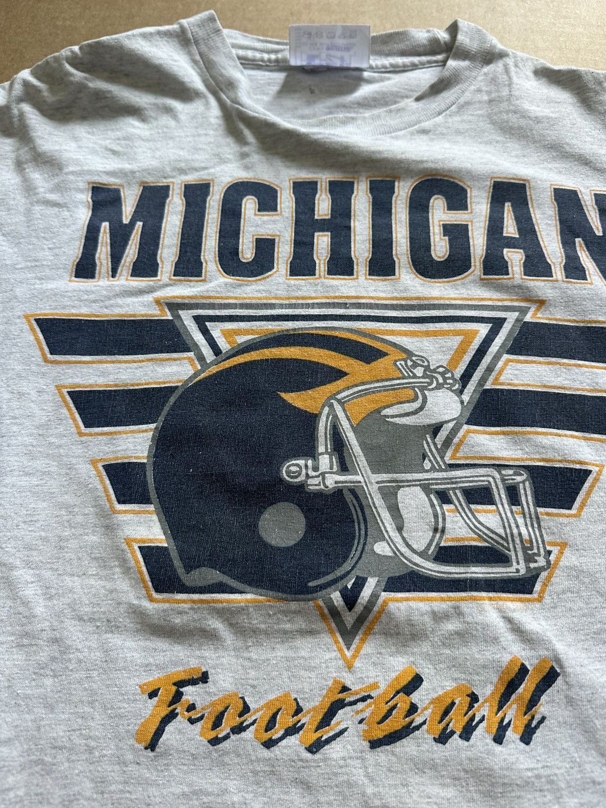 Vintage Michigan football single stitch shirt Size US XL / EU 56 / 4 - 5 Thumbnail
