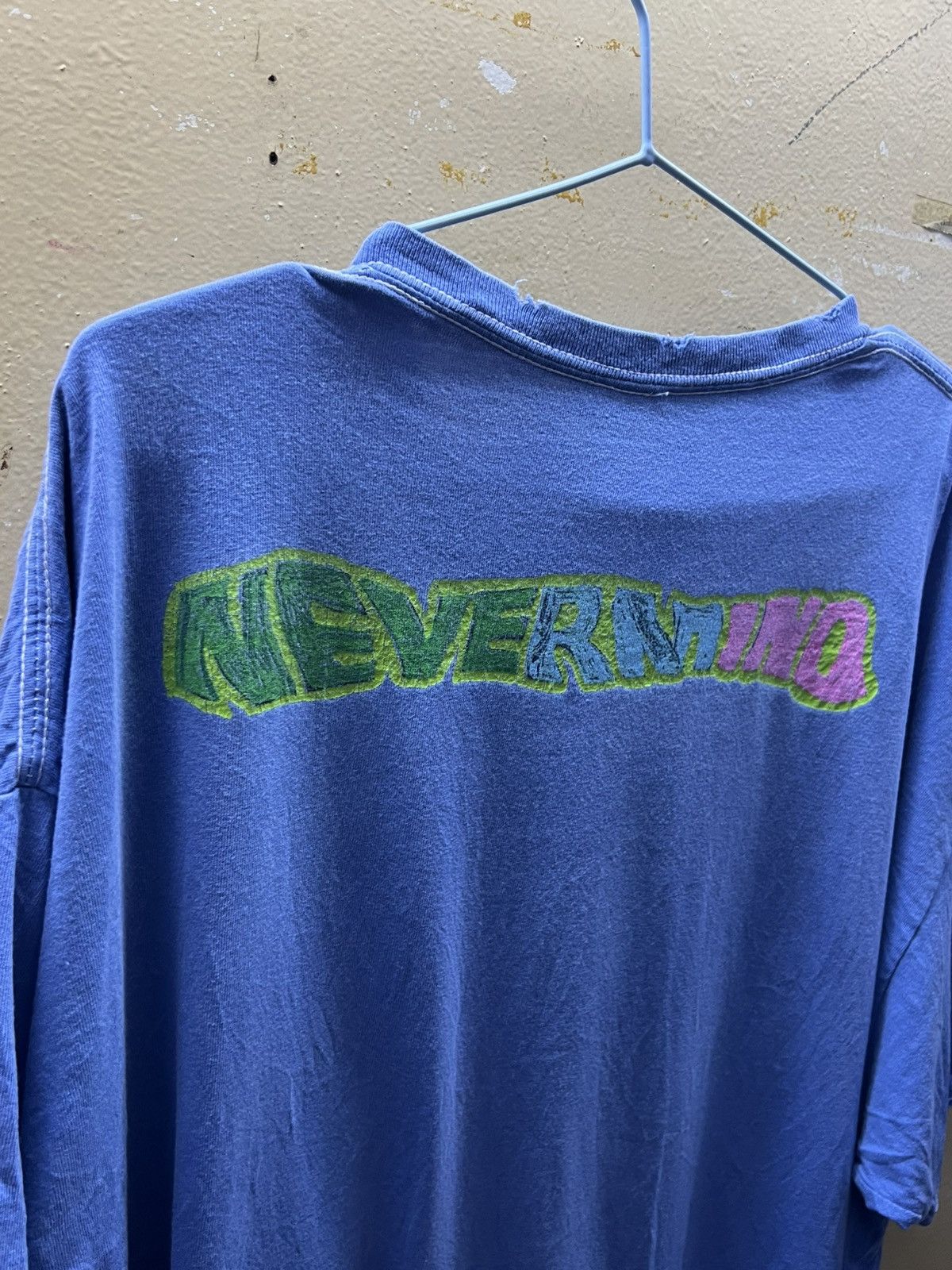 Band Tees Vtg y2k nirvana nevermind pinhole style tee Size US XL / EU 56 / 4 - 8 Thumbnail