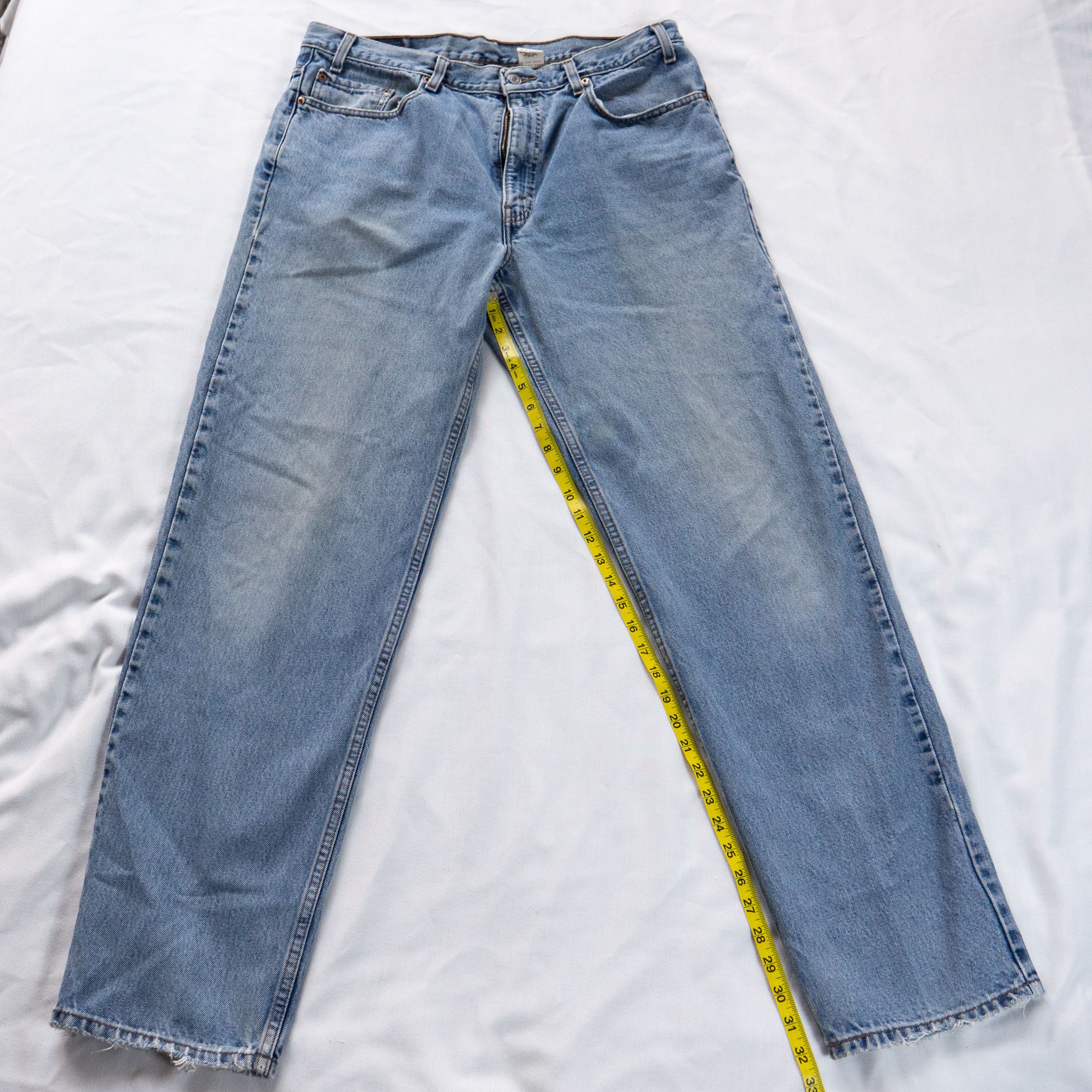 Levi's Vintage 1999 Levi’s 550 – W38 L34 – Relaxed Fit – Light Wash Size US 38 / EU 54 - 1 Thumbnail