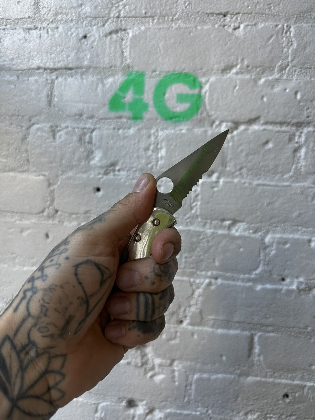 Chrome Hearts CHROME HEARTS SOLID SILVER CROSS SPYDERCO KNIFE SWITCH BLADE Size ONE SIZE - 11 Thumbnail
