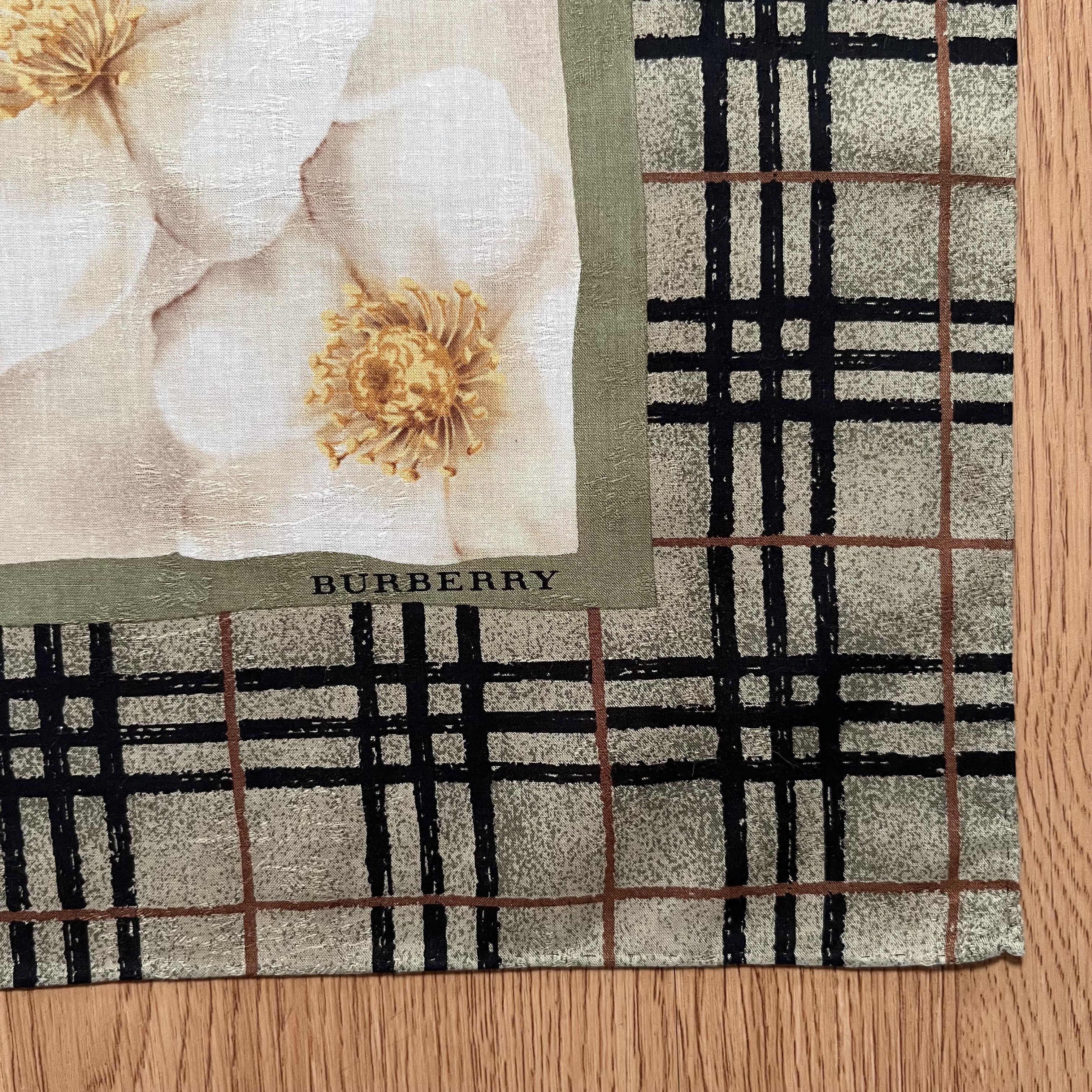 Burberry vintage burberry Handkerchief Size ONE SIZE - 2 Thumbnail