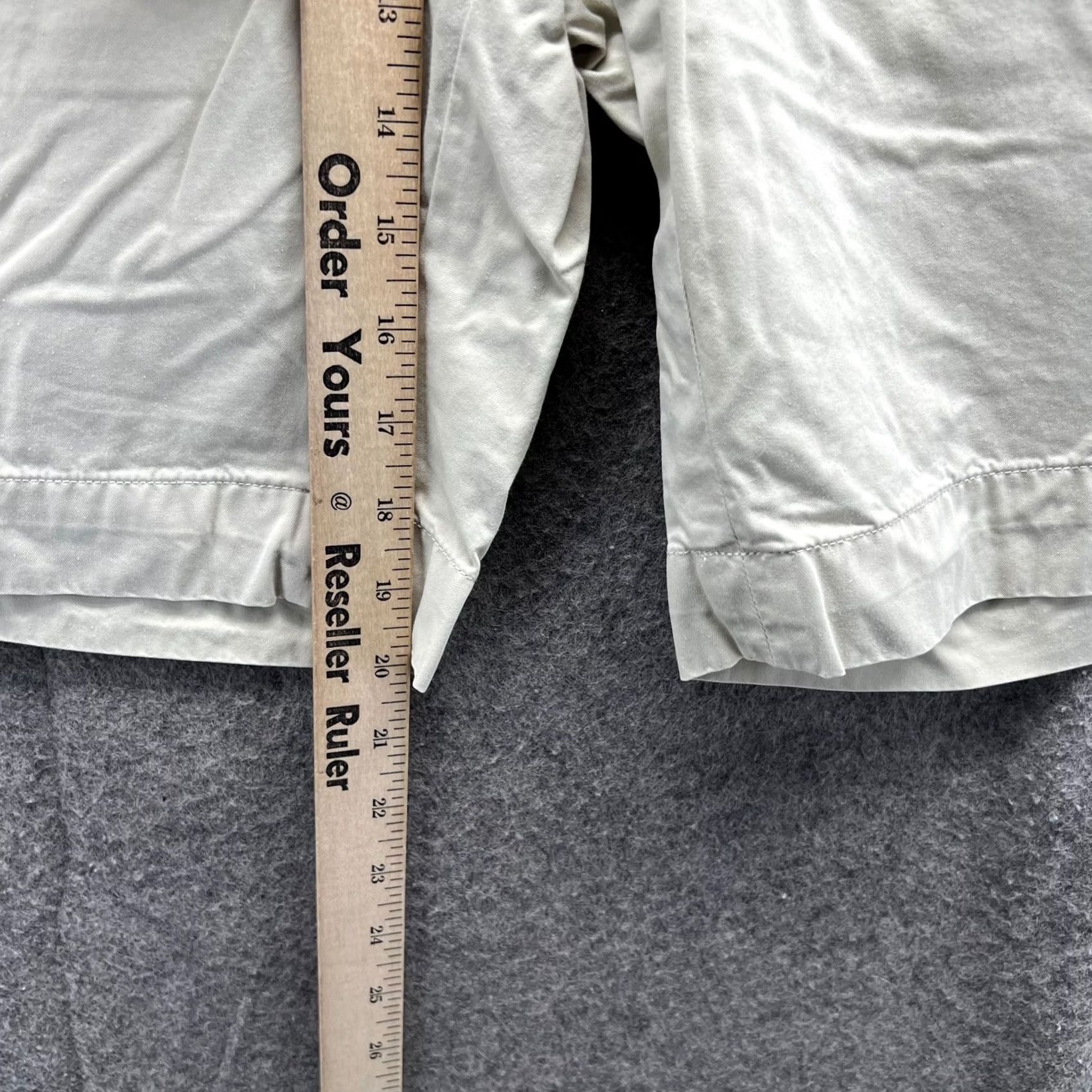 Polo Ralph Lauren VINTAGE Polo Ralph Lauren Shorts Mens 34 Khaki Chino Flat Front Classic Fit Canvas Tan Beige Pocket Pockets 8in Inseam Summer Mens Size US S / EU 44-46 / 1 - 6 Thumbnail