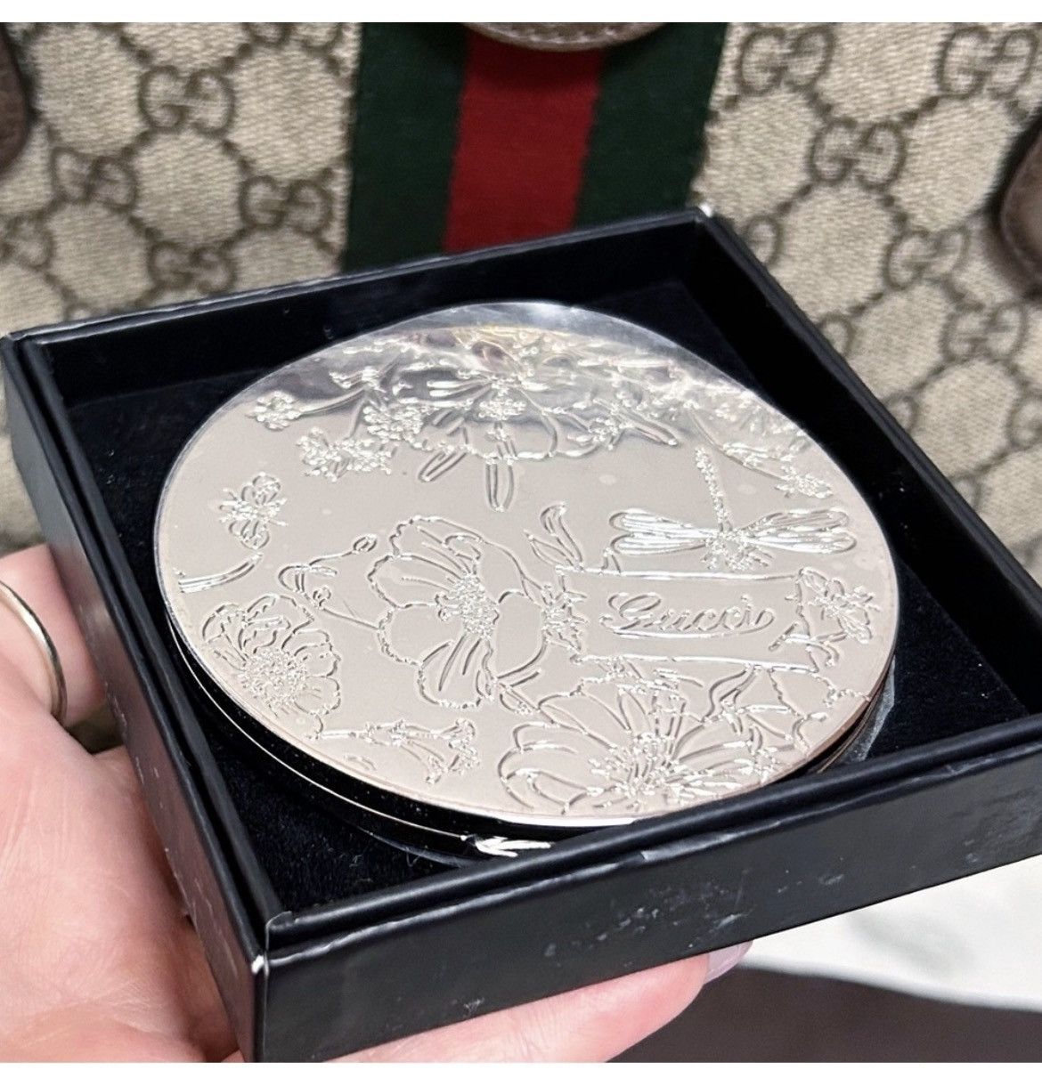 Gucci Authentic Gucci Floral Silver Toned Hand Bag Mirror Size ONE SIZE - 6 Thumbnail
