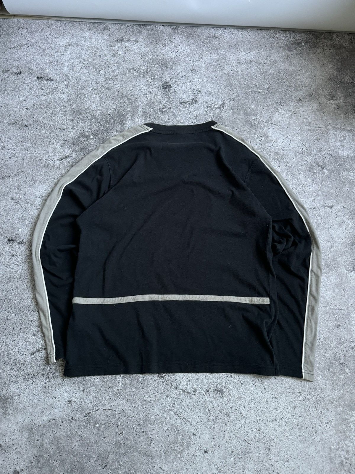 Nike × Vintage Vintage Nike Y2K big logo long sleeve sweatshirt Size US L / EU 52-54 / 3 - 9 Thumbnail