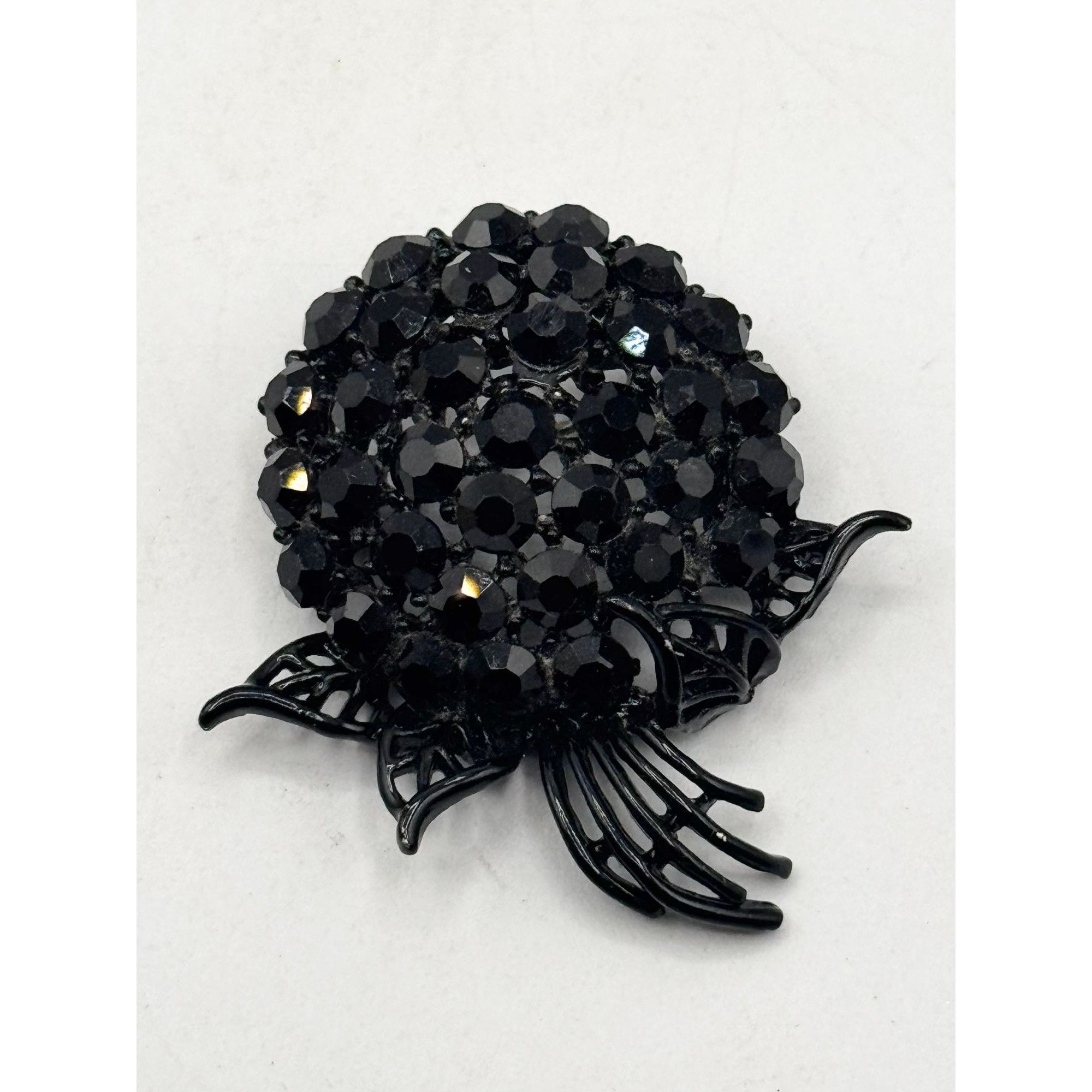 Vintage Vintage black glass rhinestone Japanned flower brooch pin Size ONE SIZE - 1 Thumbnail