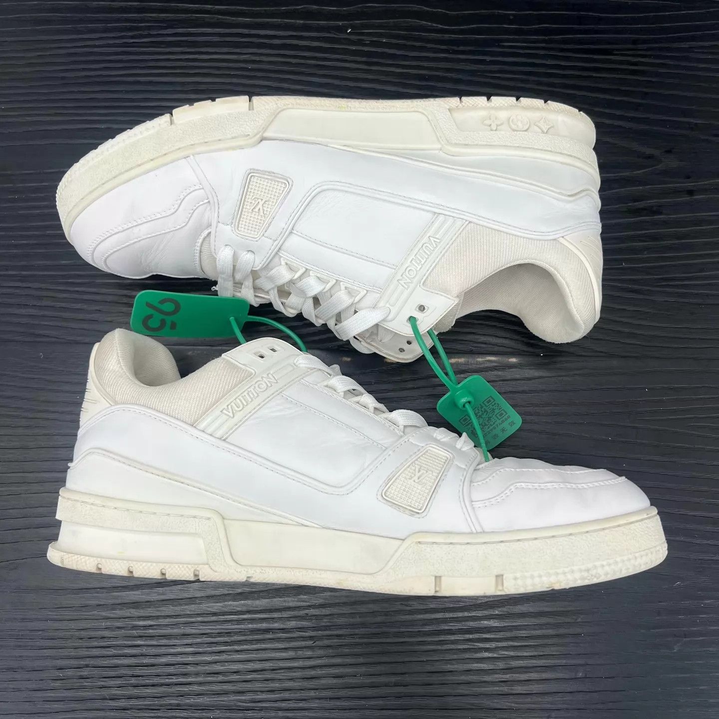Louis Vuitton LV Trainer White 9/43 Like New With Box Size US 10 / EU 43 - 4 Thumbnail