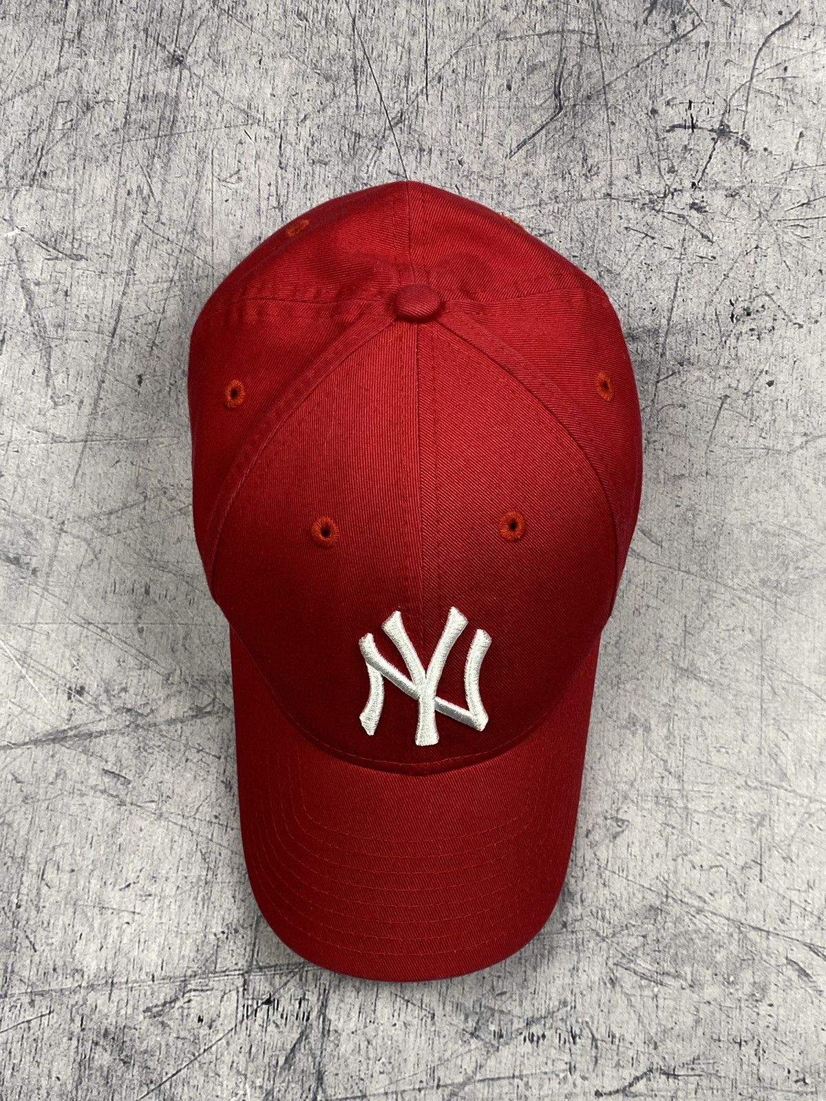 MLB × Vintage New York Yankees Embroidered Logo Cap Size ONE SIZE - 6 Thumbnail