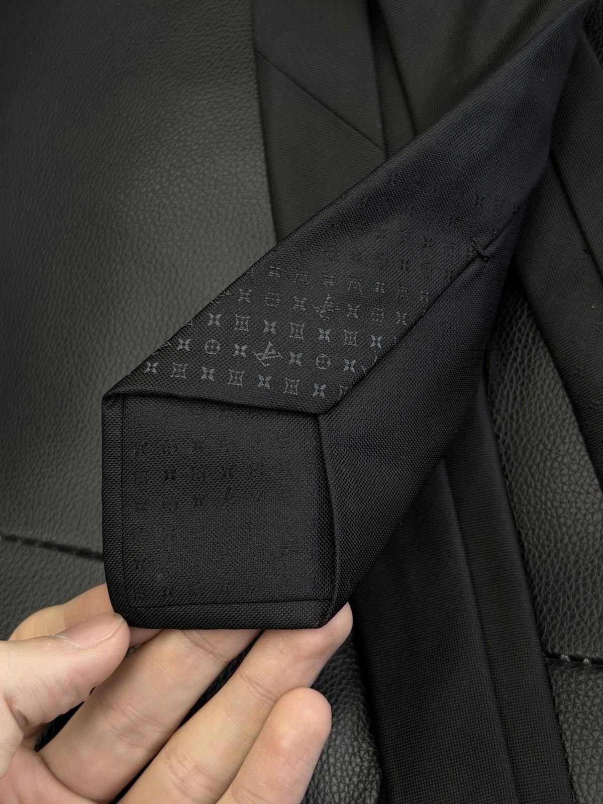 Louis Vuitton Louis Vuitton Tie Silk 100 % Authentic Monogram Tie , Black Size ONE SIZE - 11 Thumbnail