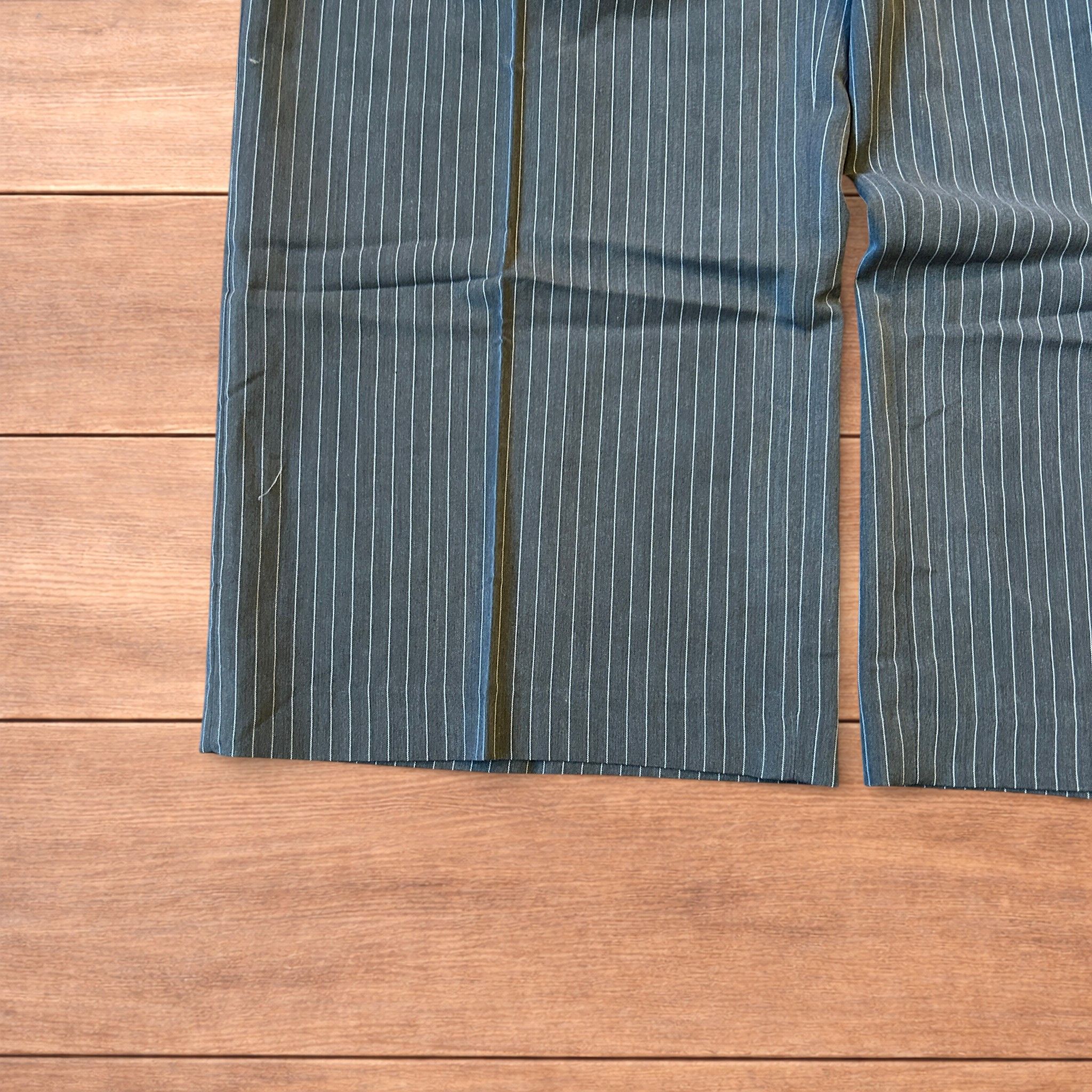 Japanese Brand Baggy wide leg pinstripe tailored trousers in grey. Size US 36 / EU 52 - 5 Thumbnail