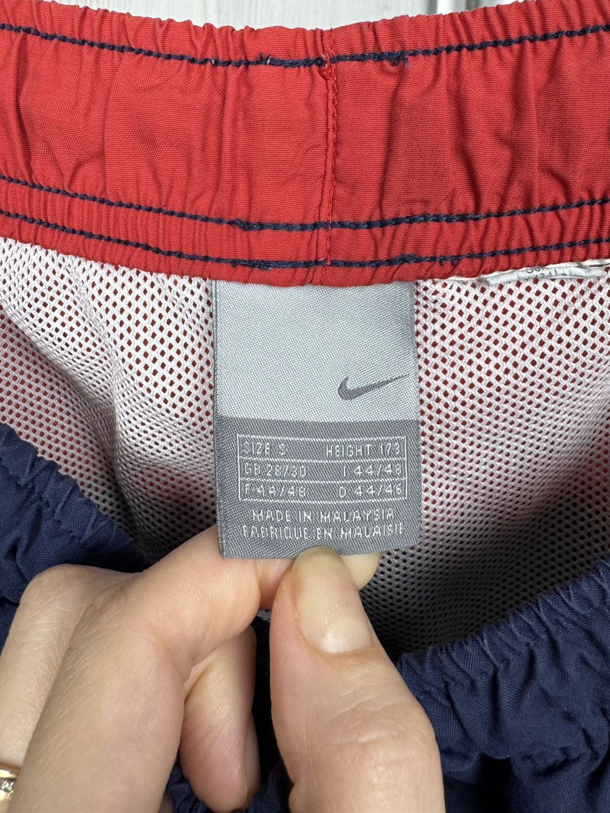 Nike Nike vintage y2k blue red nylon swoosh shorts Size US 30 / EU 46 - 6 Thumbnail