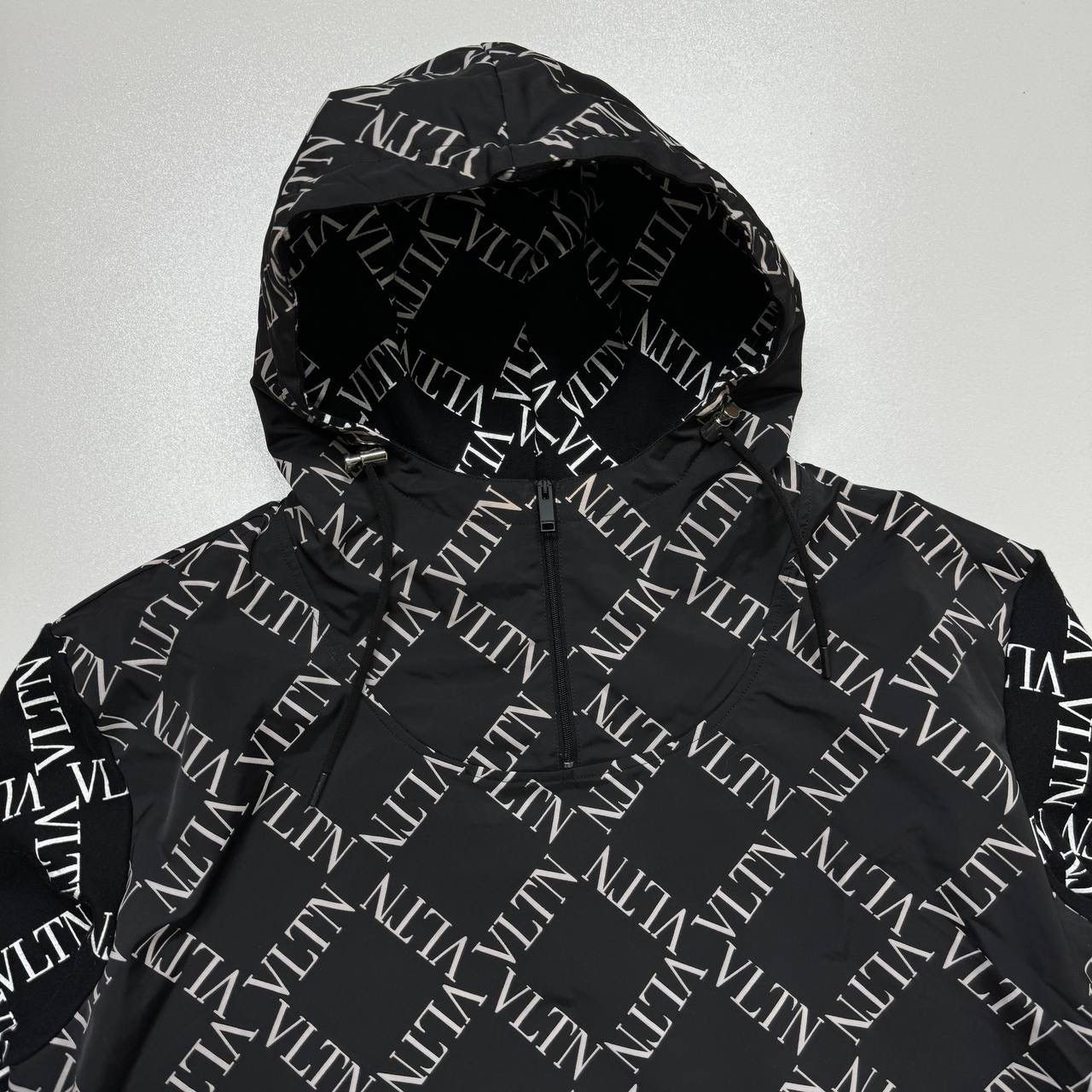 Valentino VALENTINO 'vltn' Logo Grid Print Hoodie In Black Size US M / EU 48-50 / 2 - 3 Thumbnail