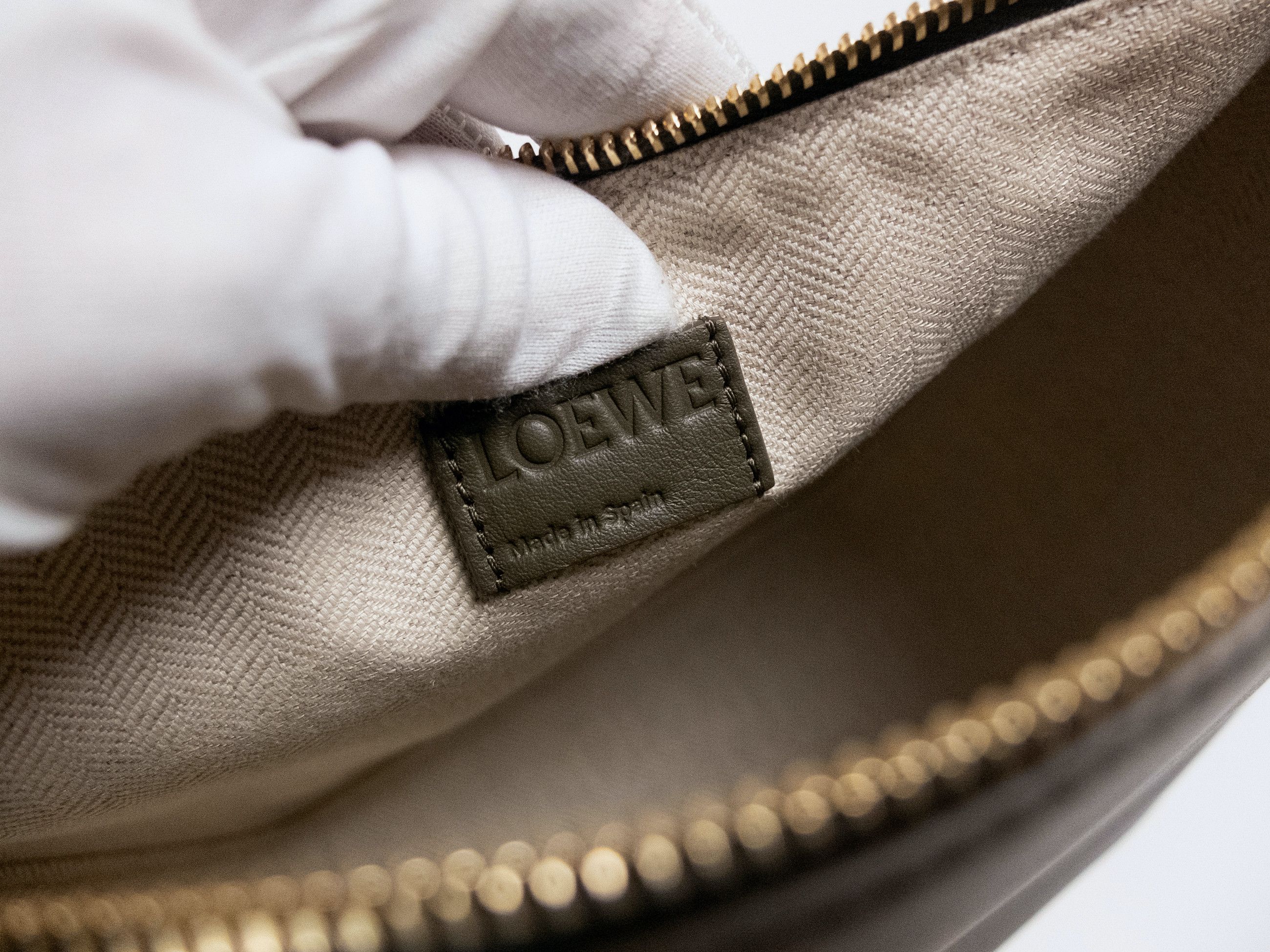 Loewe LOEWE Mini Hammock khaki green leather hobo shoulder bag Size ONE SIZE - 13 Thumbnail