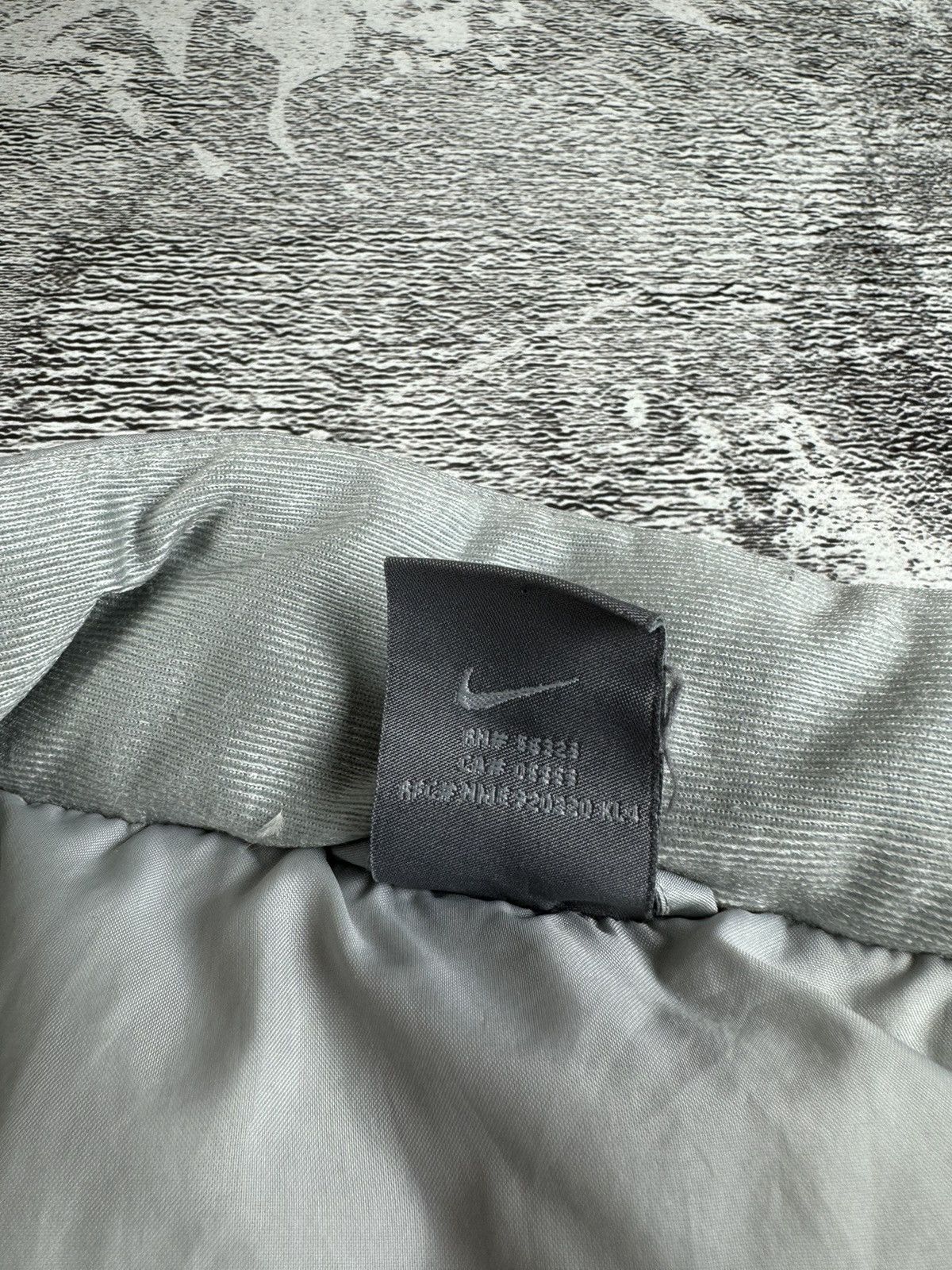 Nike Vintage 90S-OOS Rare Nike Streetwear Grey Swoosh Logo Vest Size US S / EU 44-46 / 1 - 18 Thumbnail