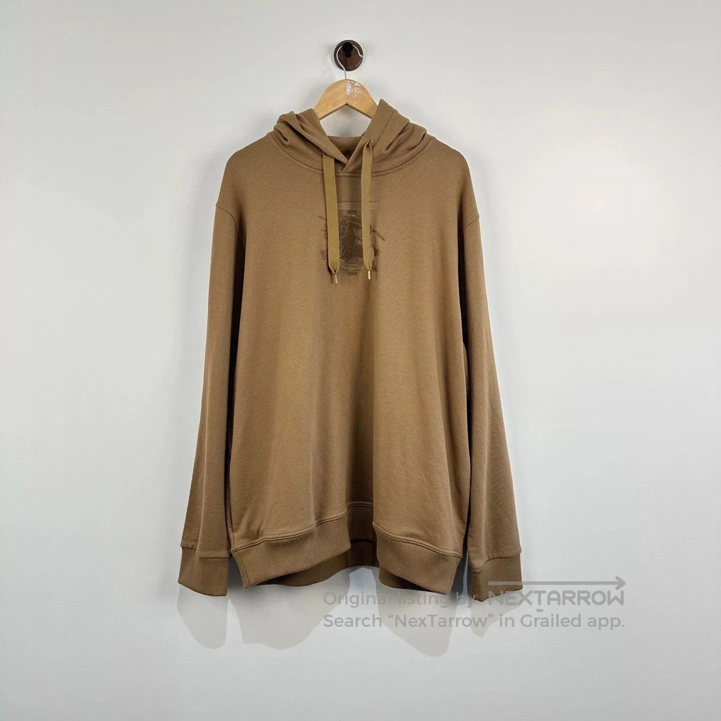 Burberry Burberry Camel Logo Embroidered Hoodie XXL. Size US XXL / EU 58 / 5 - 1 Thumbnail